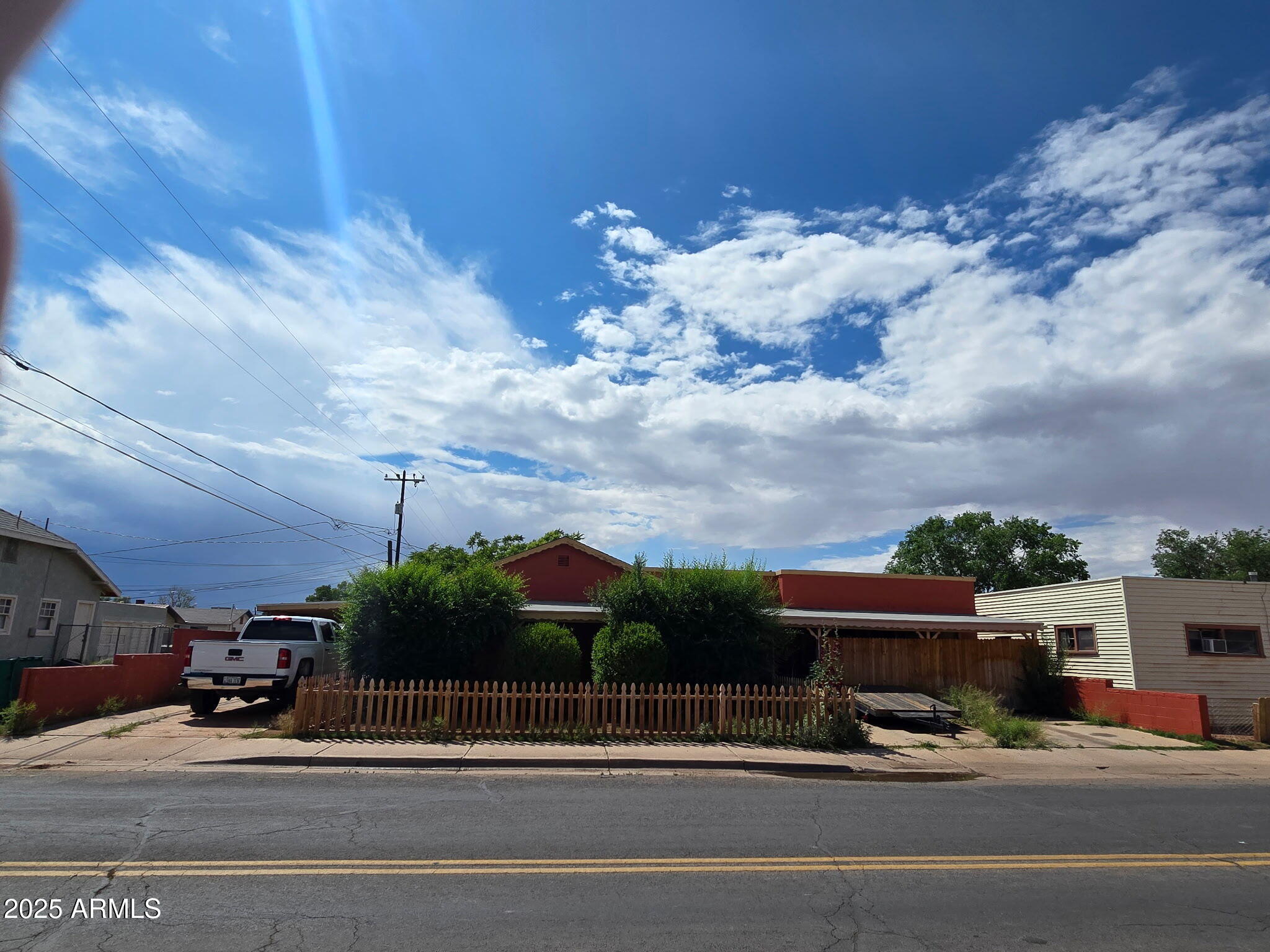 813 N Berry Ave Avenue Property Photo 1