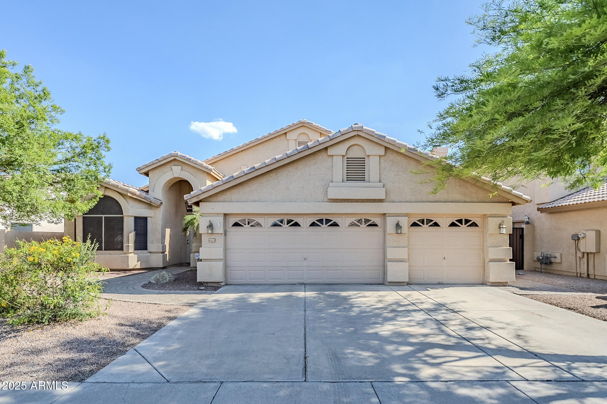 4353 W Walton Way Property Photo 1
