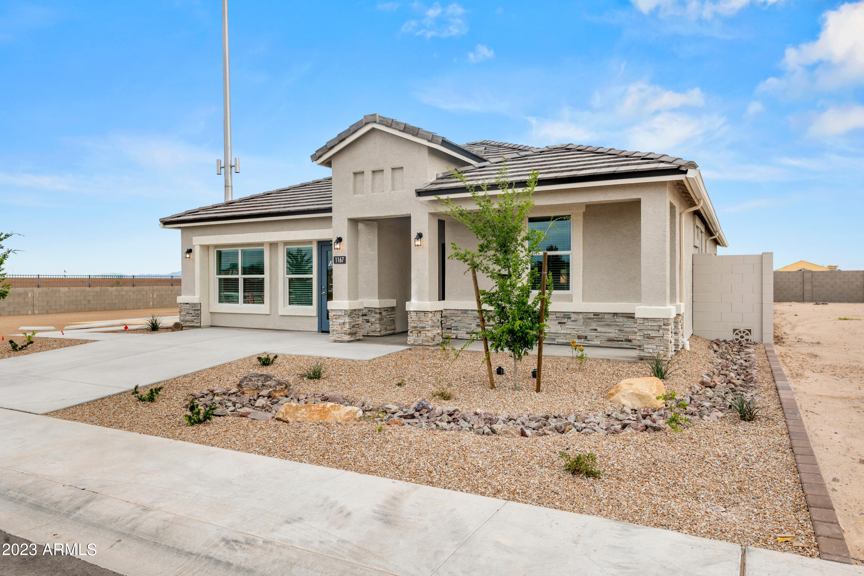 9331 S Mineros Drive Property Photo 1