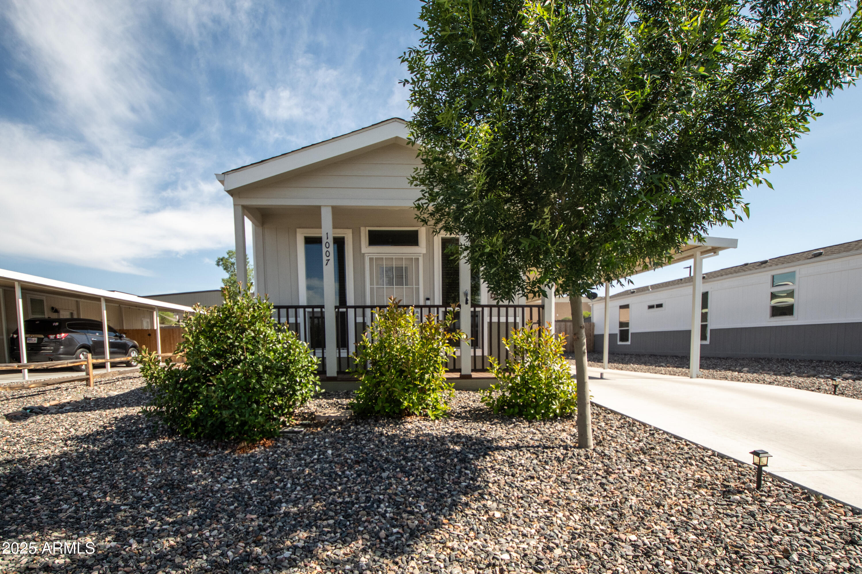 1007 W Thorton Road Property Photo 1