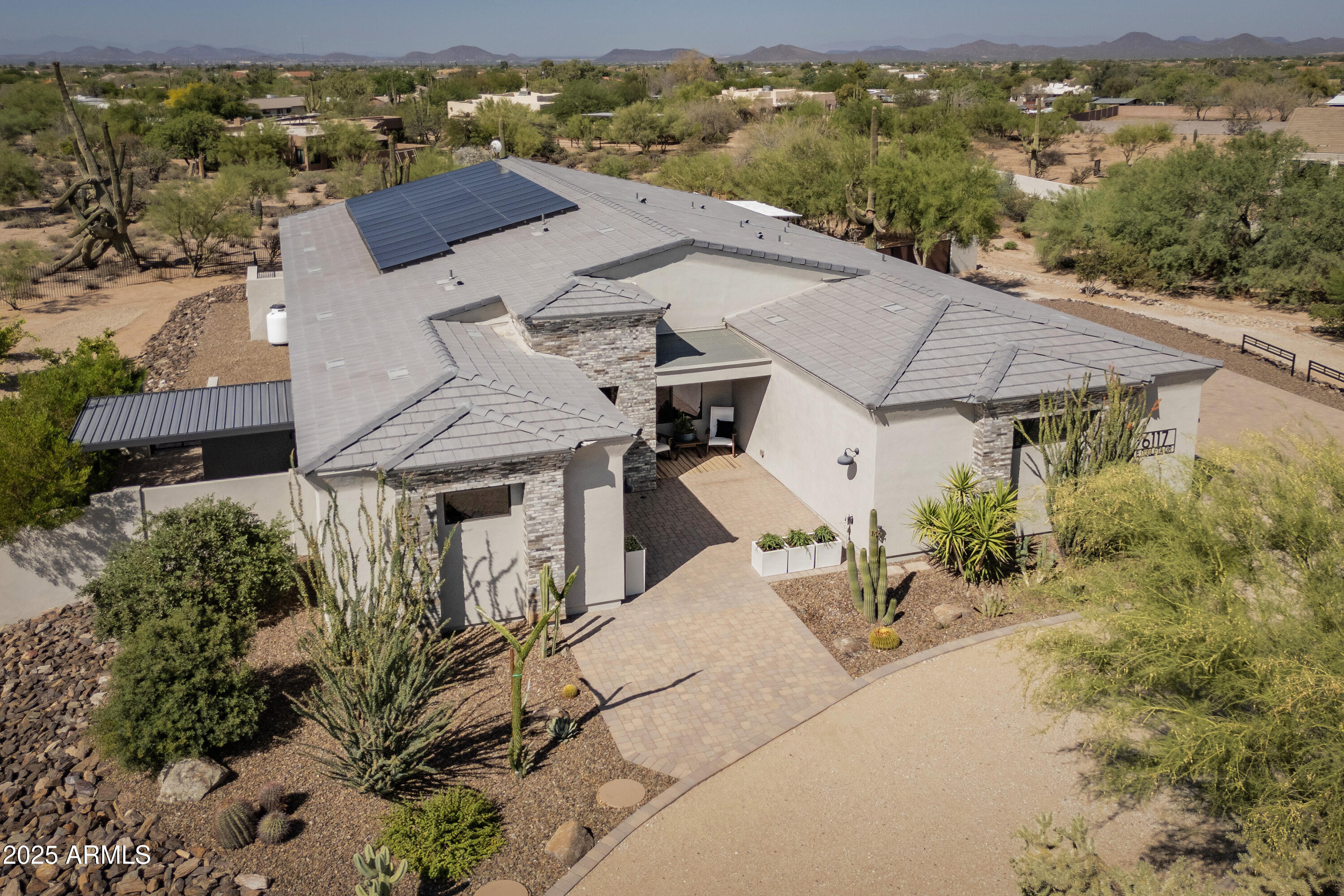6117 E Dixileta Drive Property Photo 1
