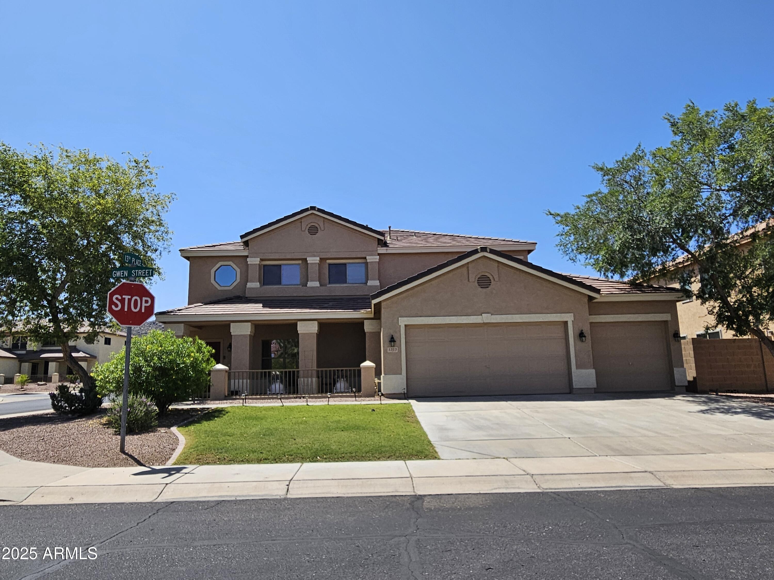 1313 E Gwen Street Property Photo 1