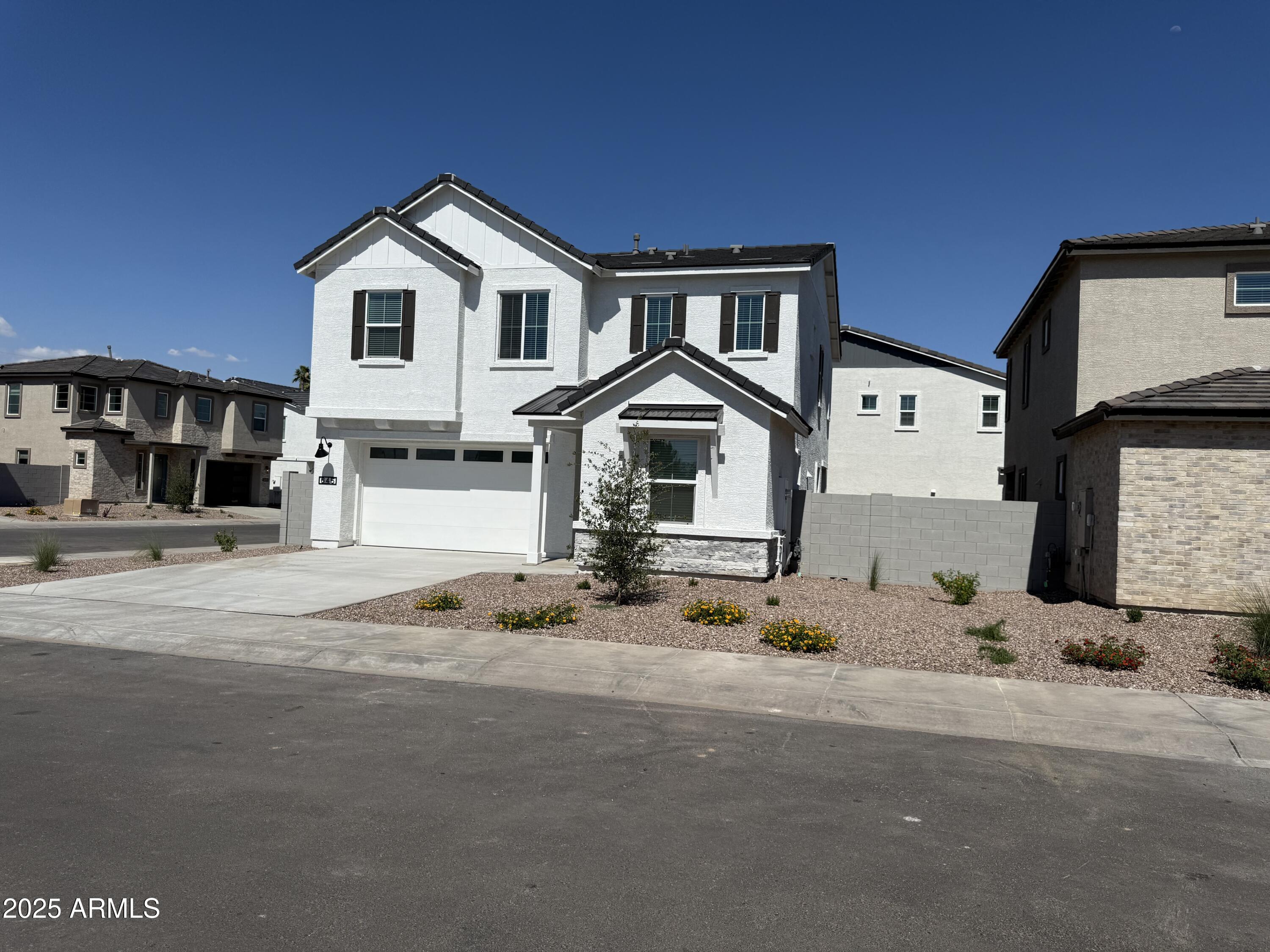 645 N Vine Street Property Photo 1