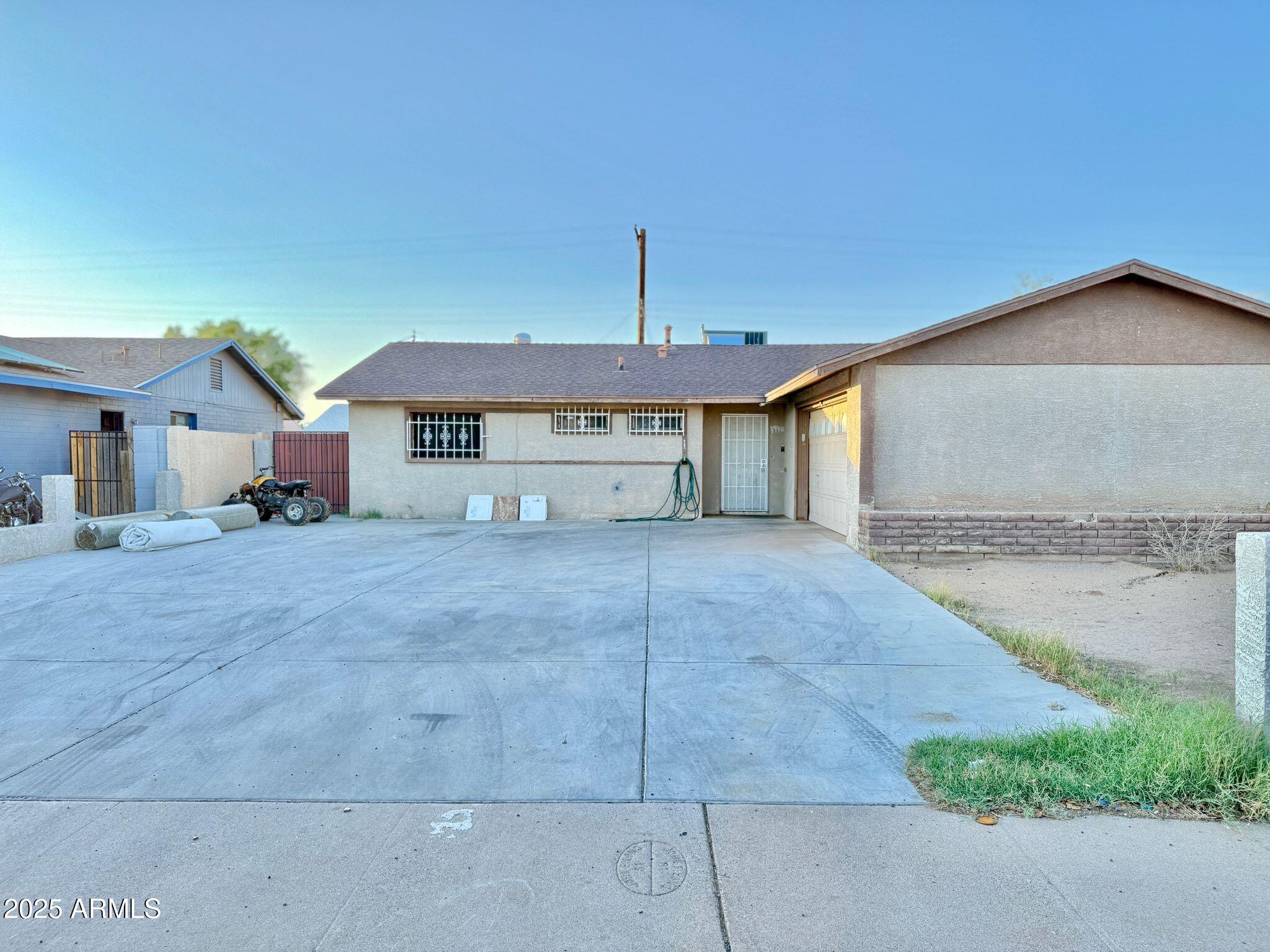 7940 W Avalon Drive Property Photo 1