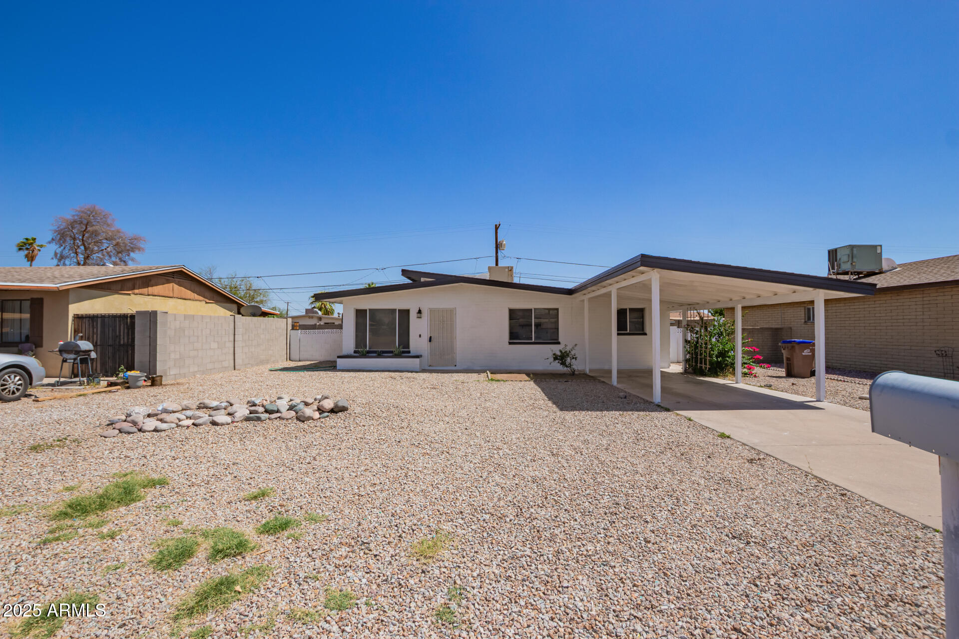 643 W Shannons Way Property Photo 1