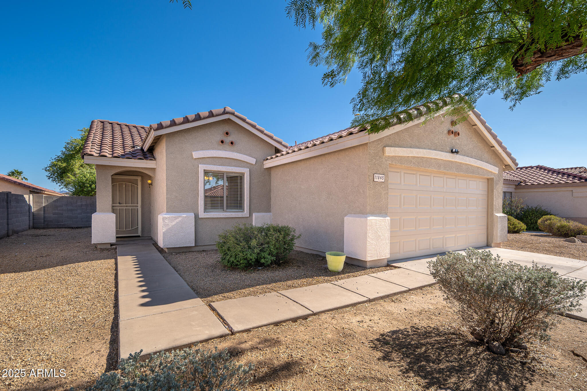 11845 W Edgemont Avenue Property Photo 1
