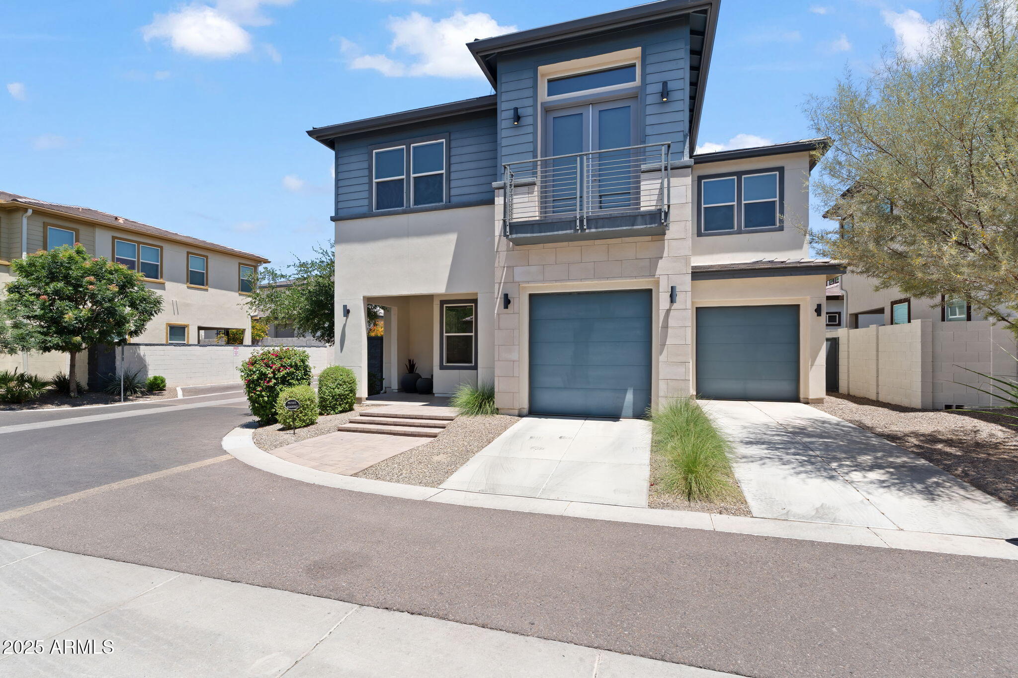 1555 E OCOTILLO Road Property Photo 1