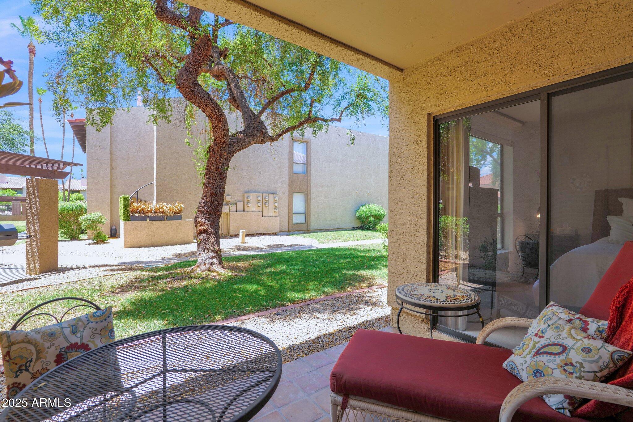 8651 E Royal Palm Road Property Photo 6