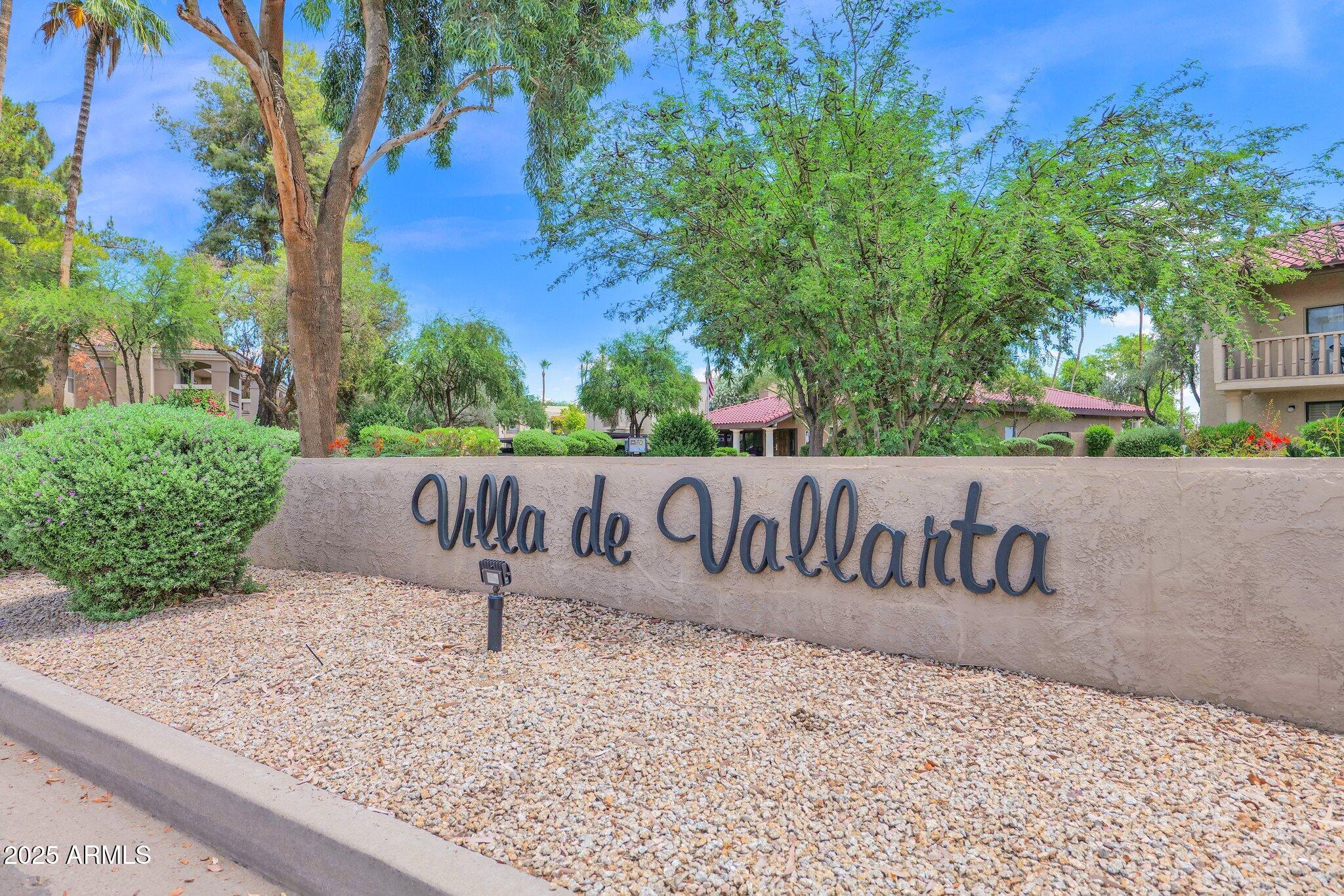 8651 E Royal Palm Road Property Photo 8