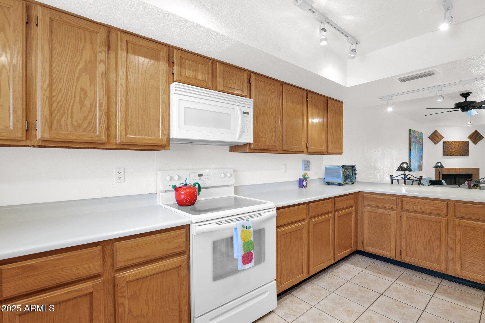 8651 E Royal Palm Road Property Photo 12