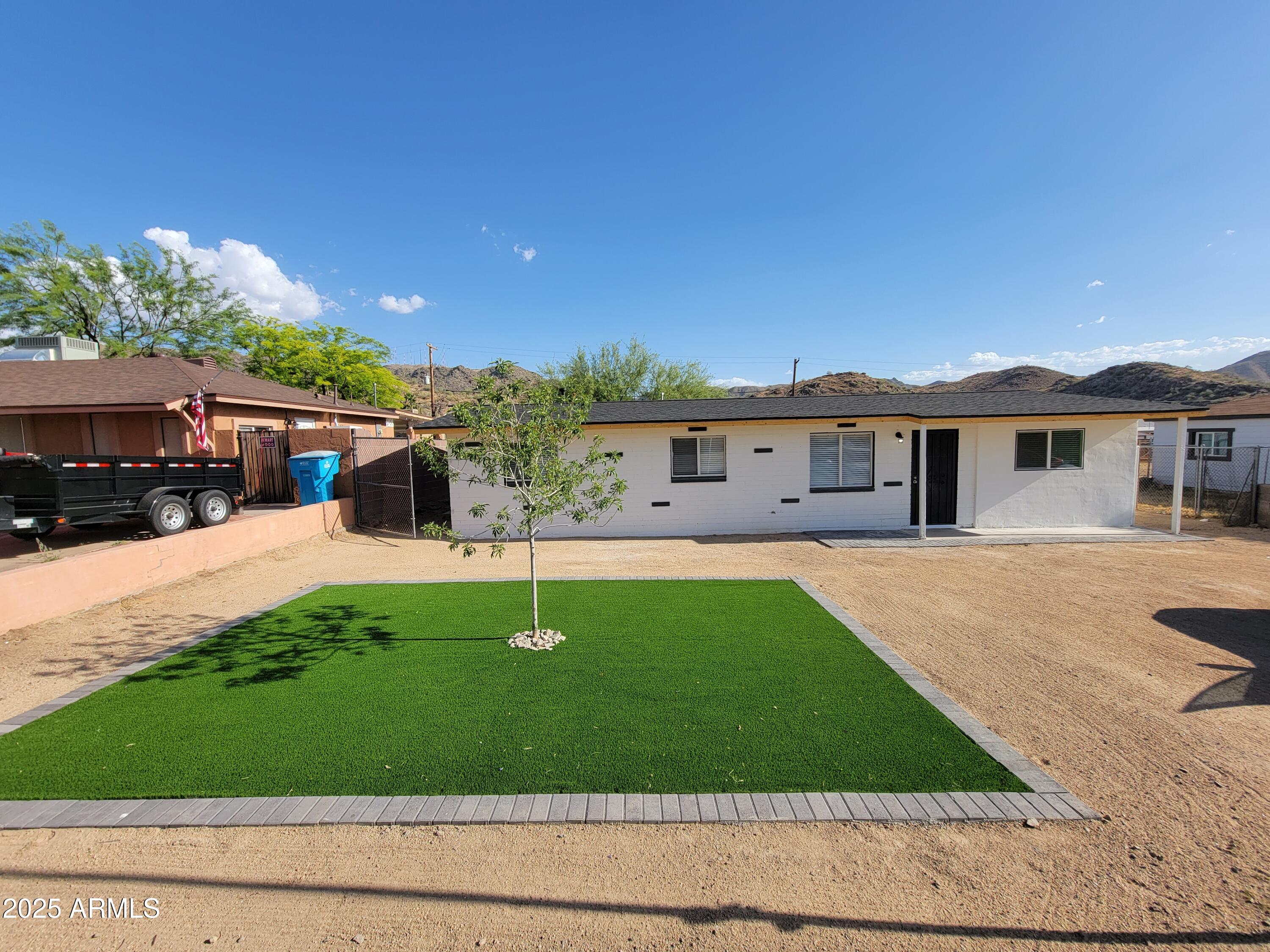 111 W Buist Avenue Property Photo 1
