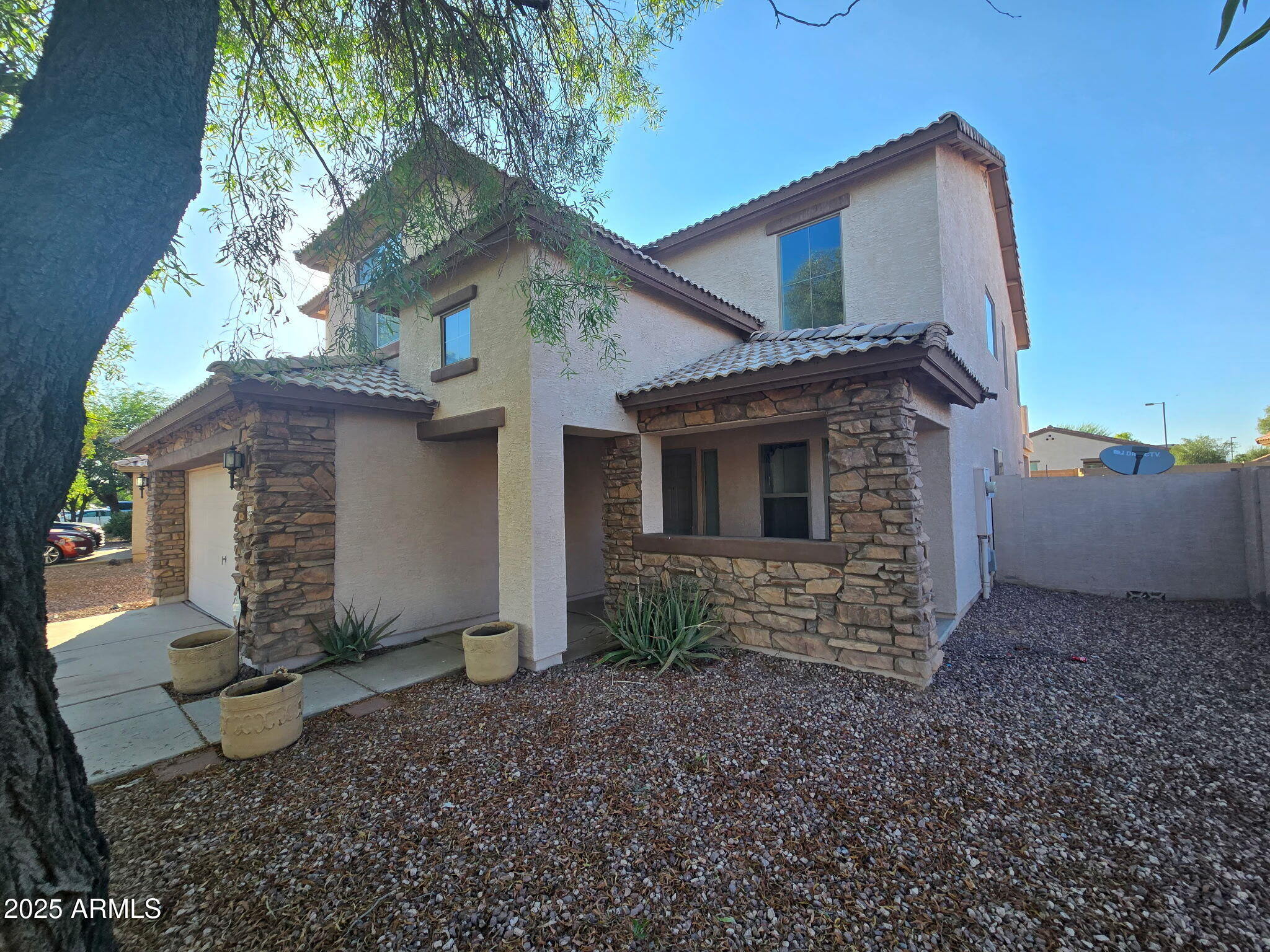 25748 W SIESTA Way Property Photo 1