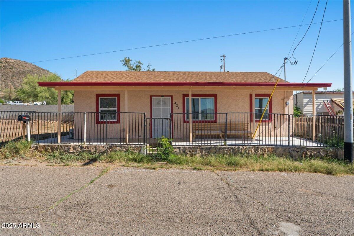 421 W Moffatt Street Property Photo 1