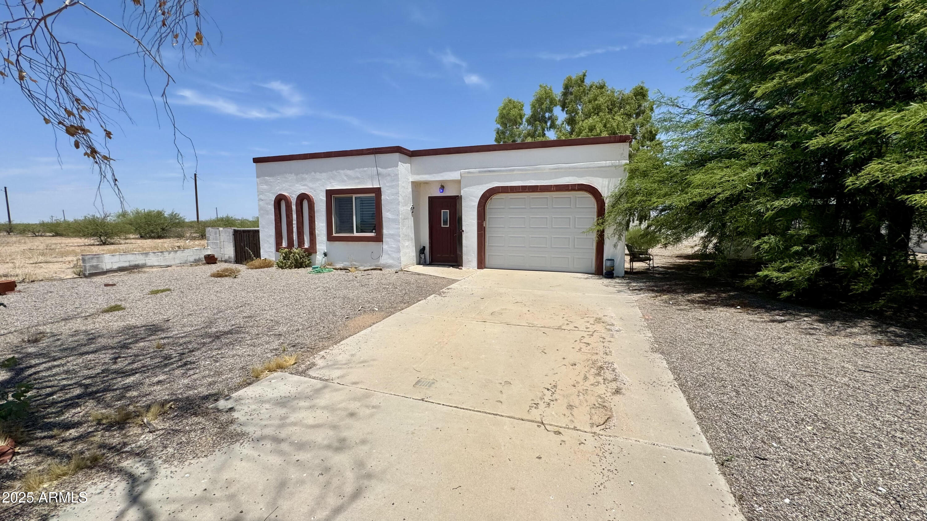 25446 W Marana Drive Property Photo 1