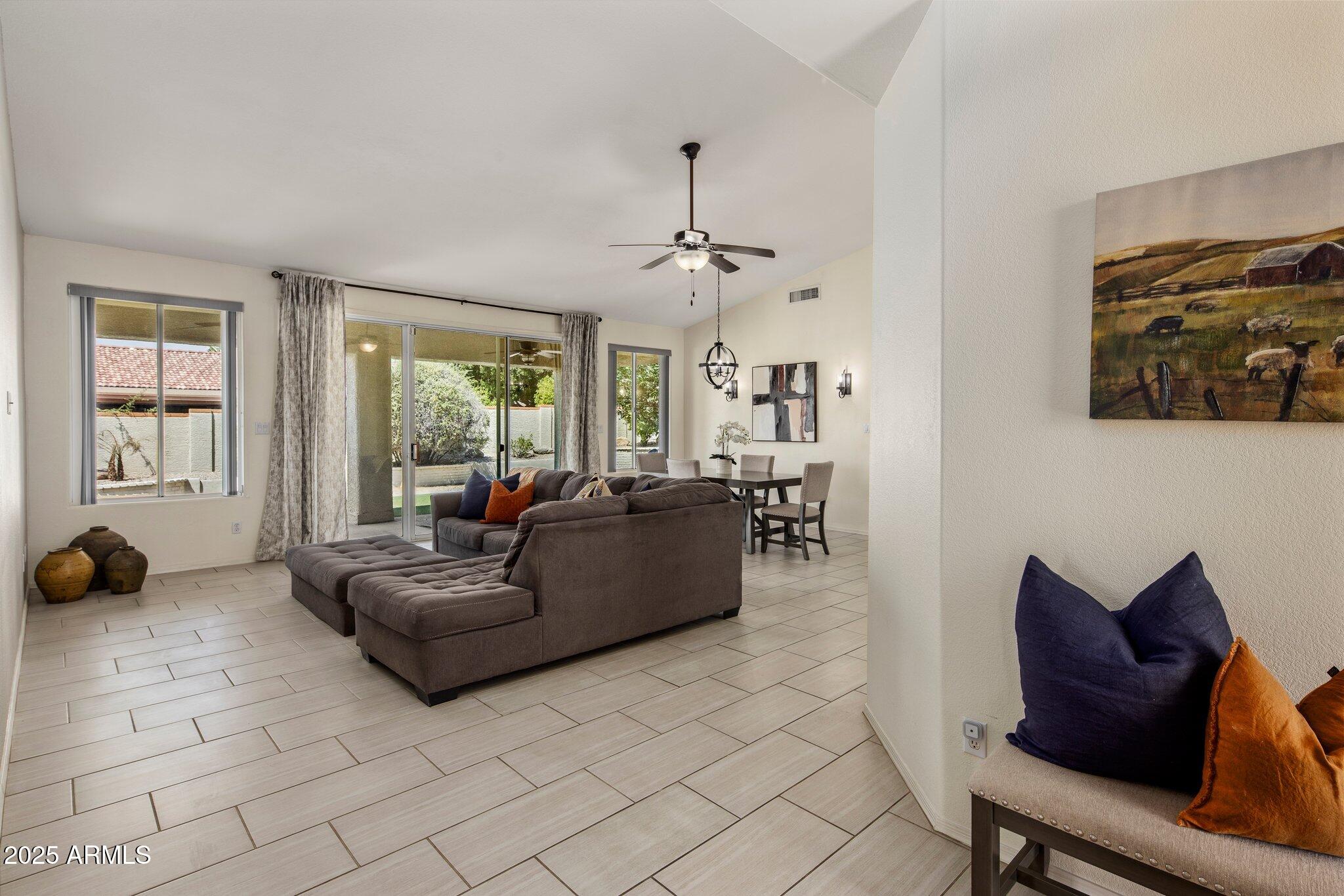 11214 N PINTO Drive Property Photo 1