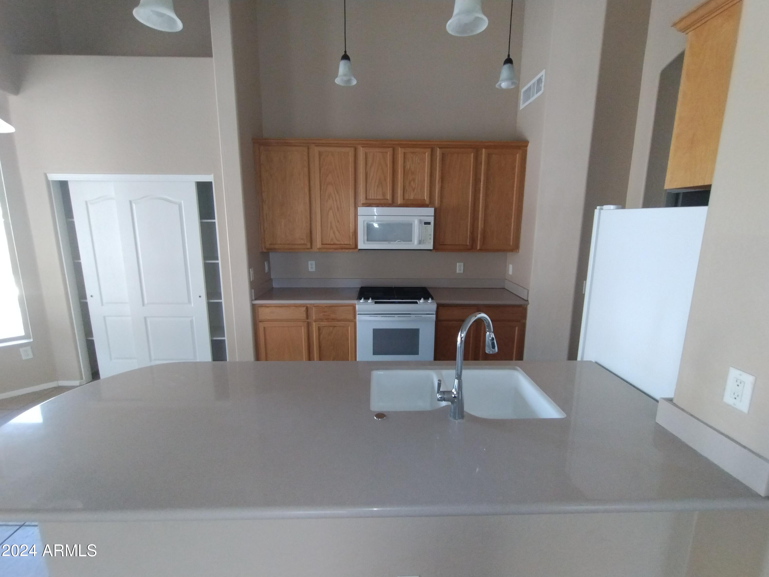 7644 E Regina Street Property Photo 10