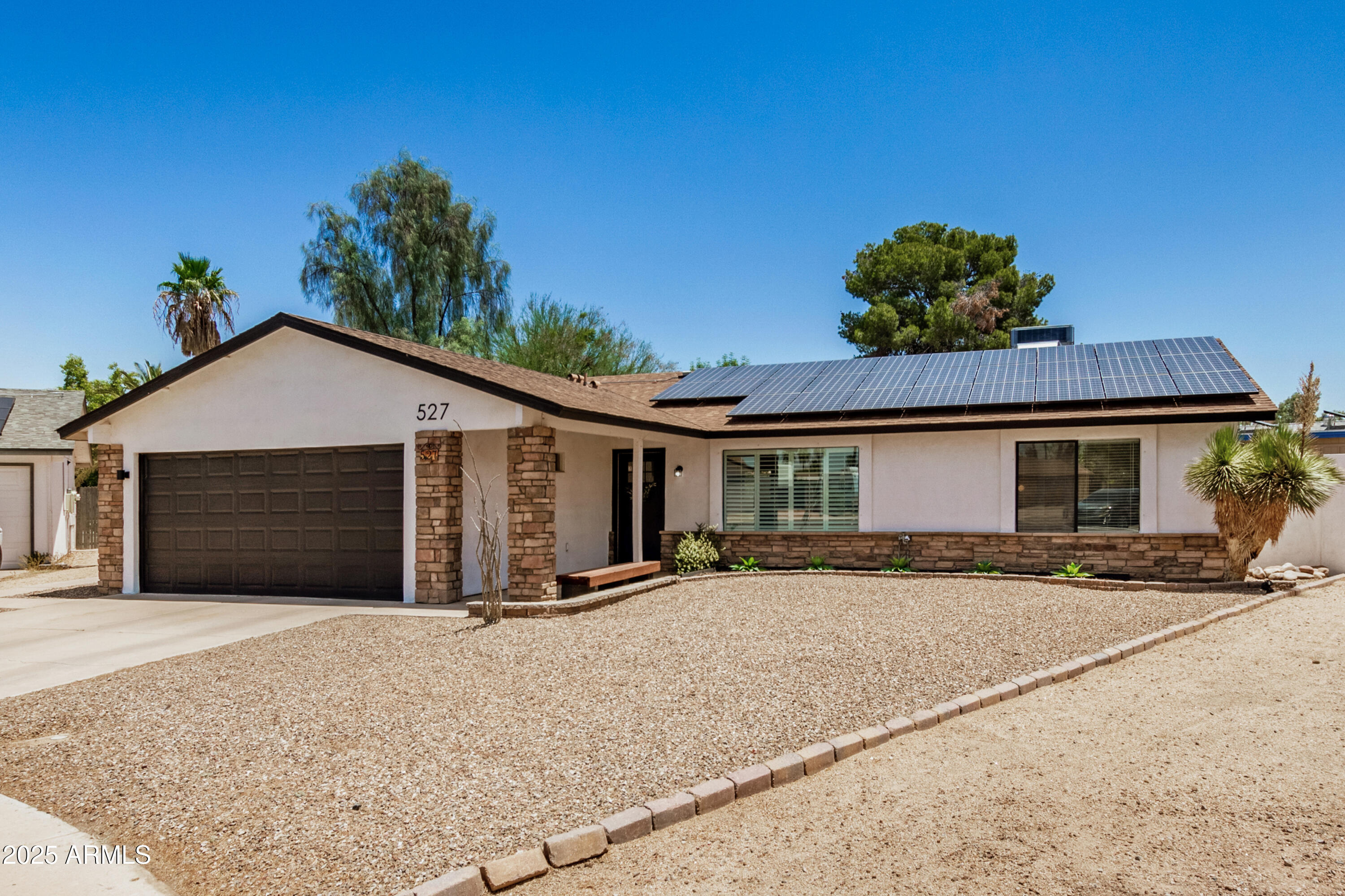 527 N Criss Street Property Photo 1