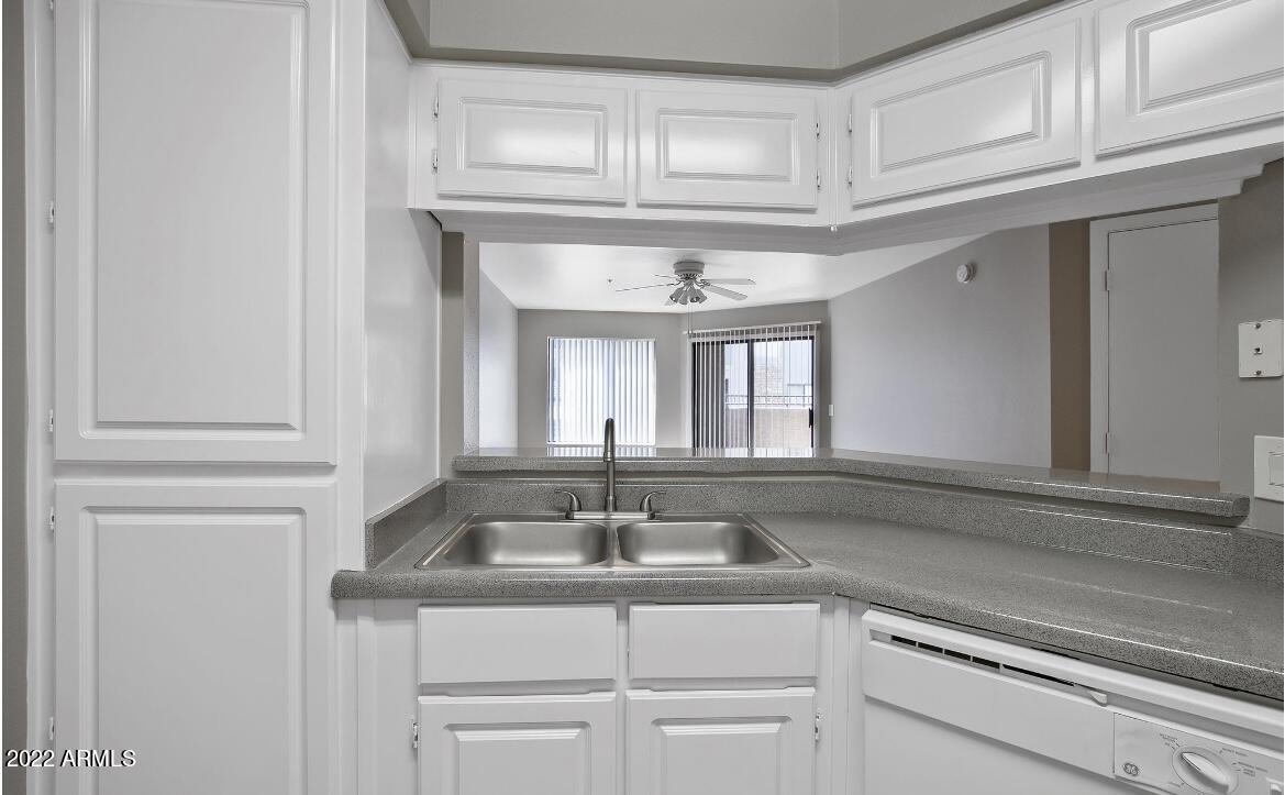 2025 E Campbell Avenue Property Photo 5
