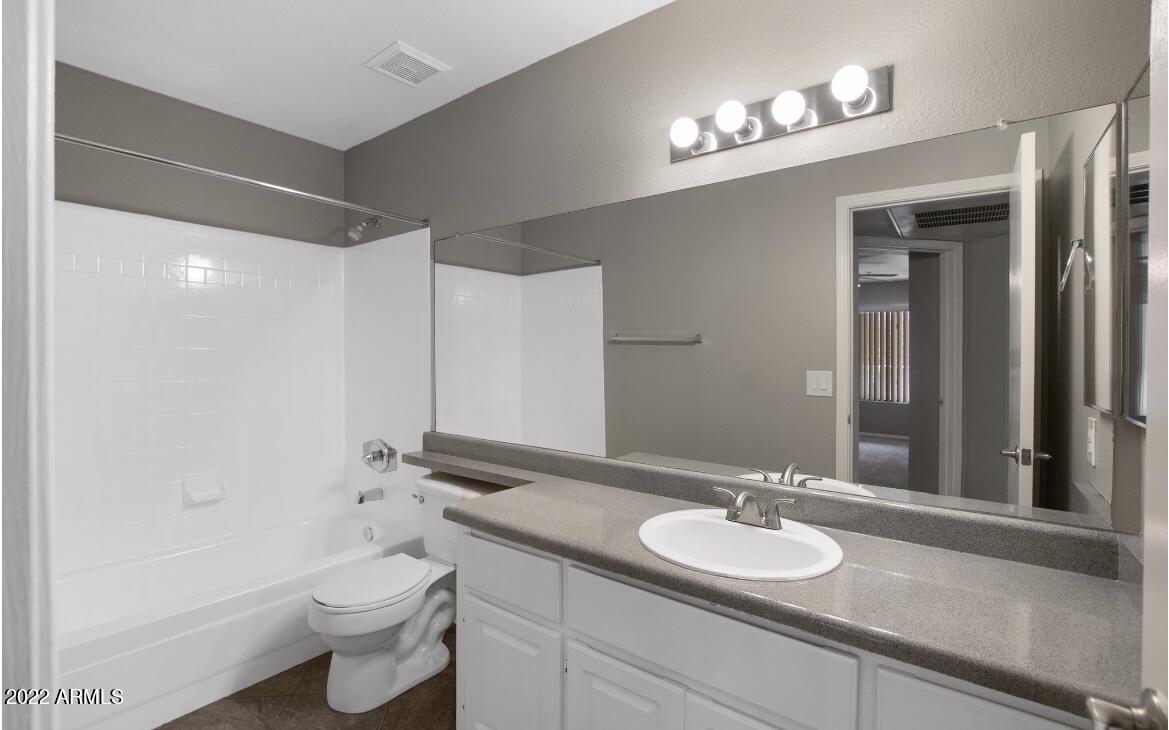2025 E Campbell Avenue Property Photo 7