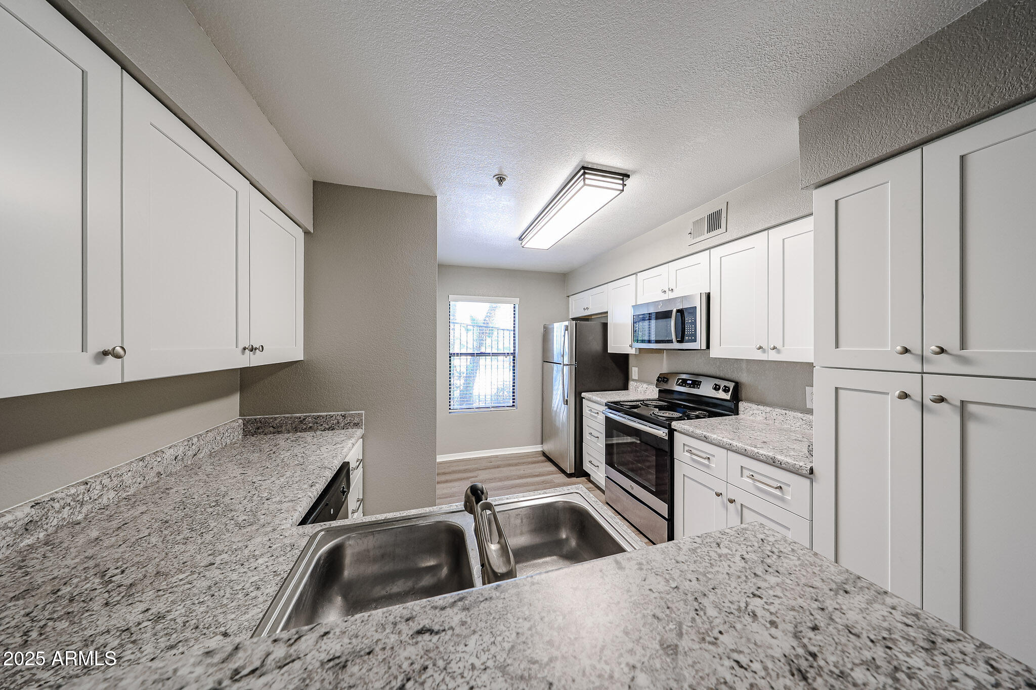 2025 E Campbell Avenue Property Photo 1