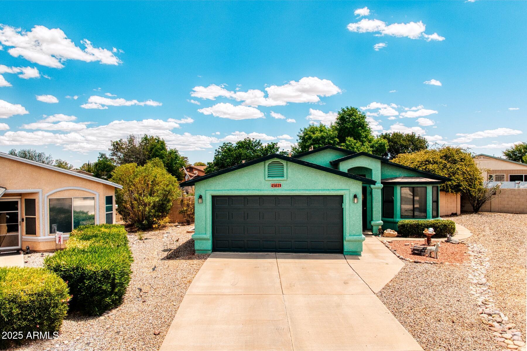 4562 Territorial Loop Property Photo 1