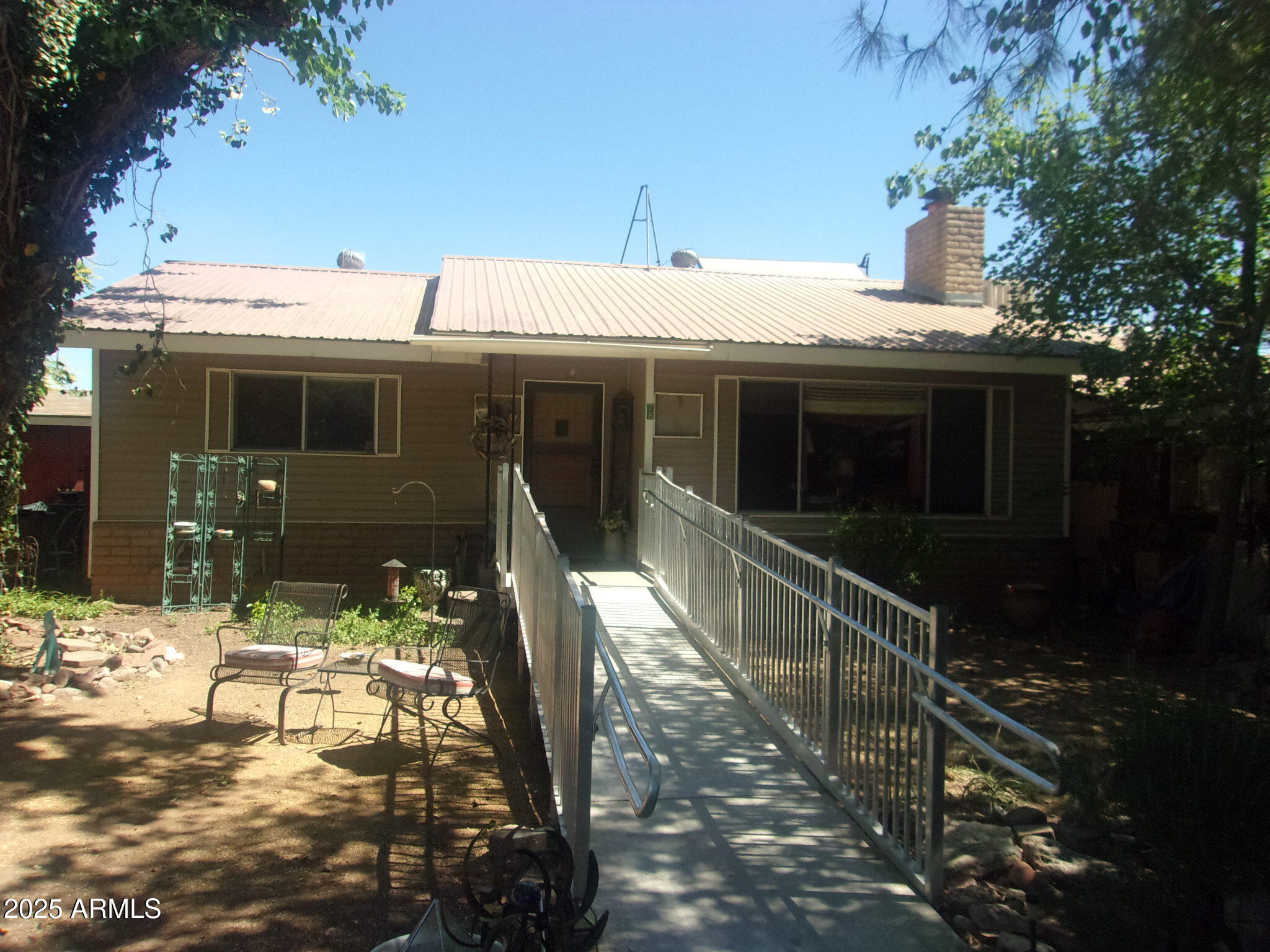 78 E Goddard Lane Property Photo 1
