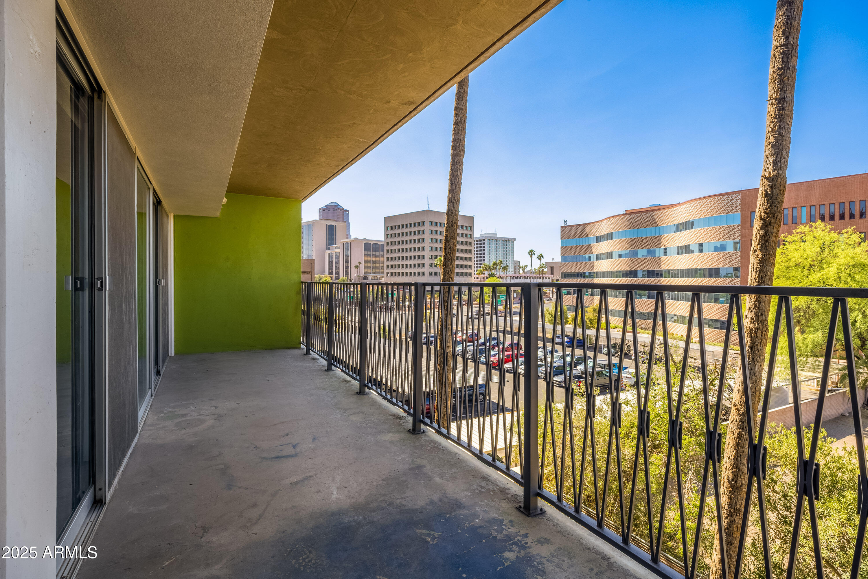 425 W Paseo Redondo Property Photo 1