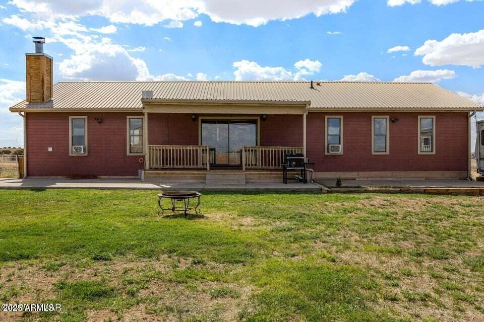 529 S Foothills Boulevard Property Photo 1
