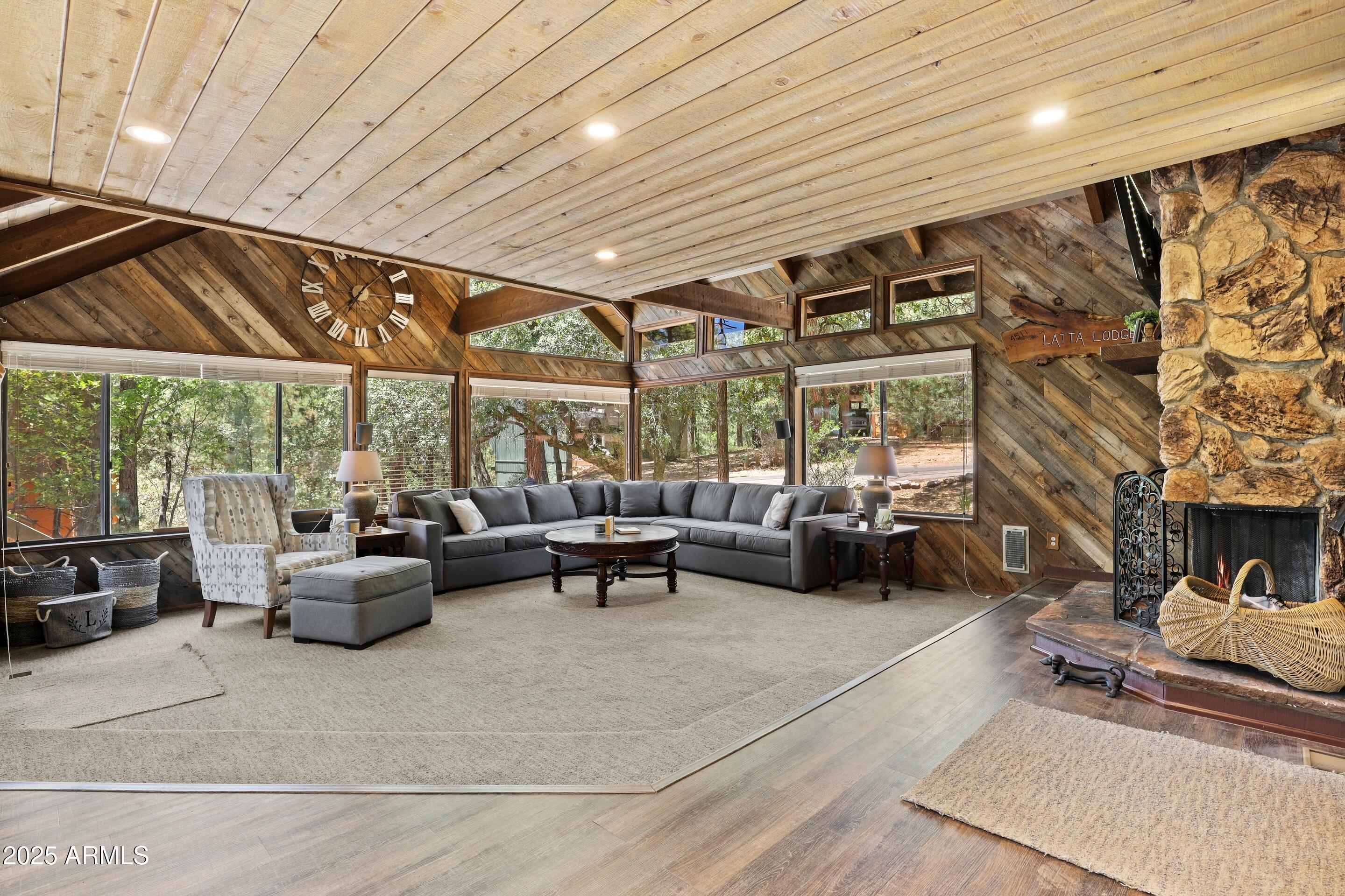 4511 N Ponderosa Dr Property Photo 1