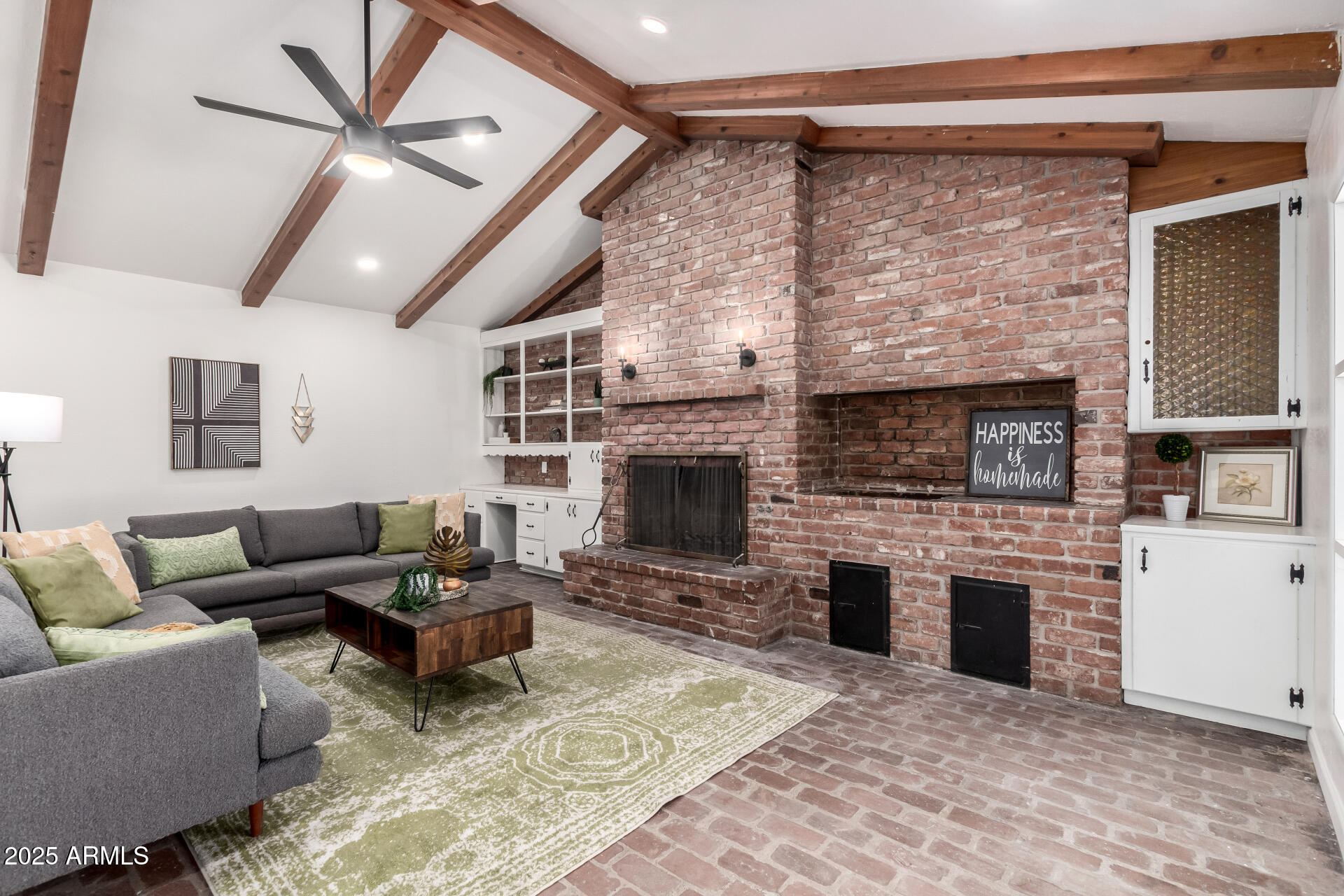 48 S Catalina Street Property Photo 1
