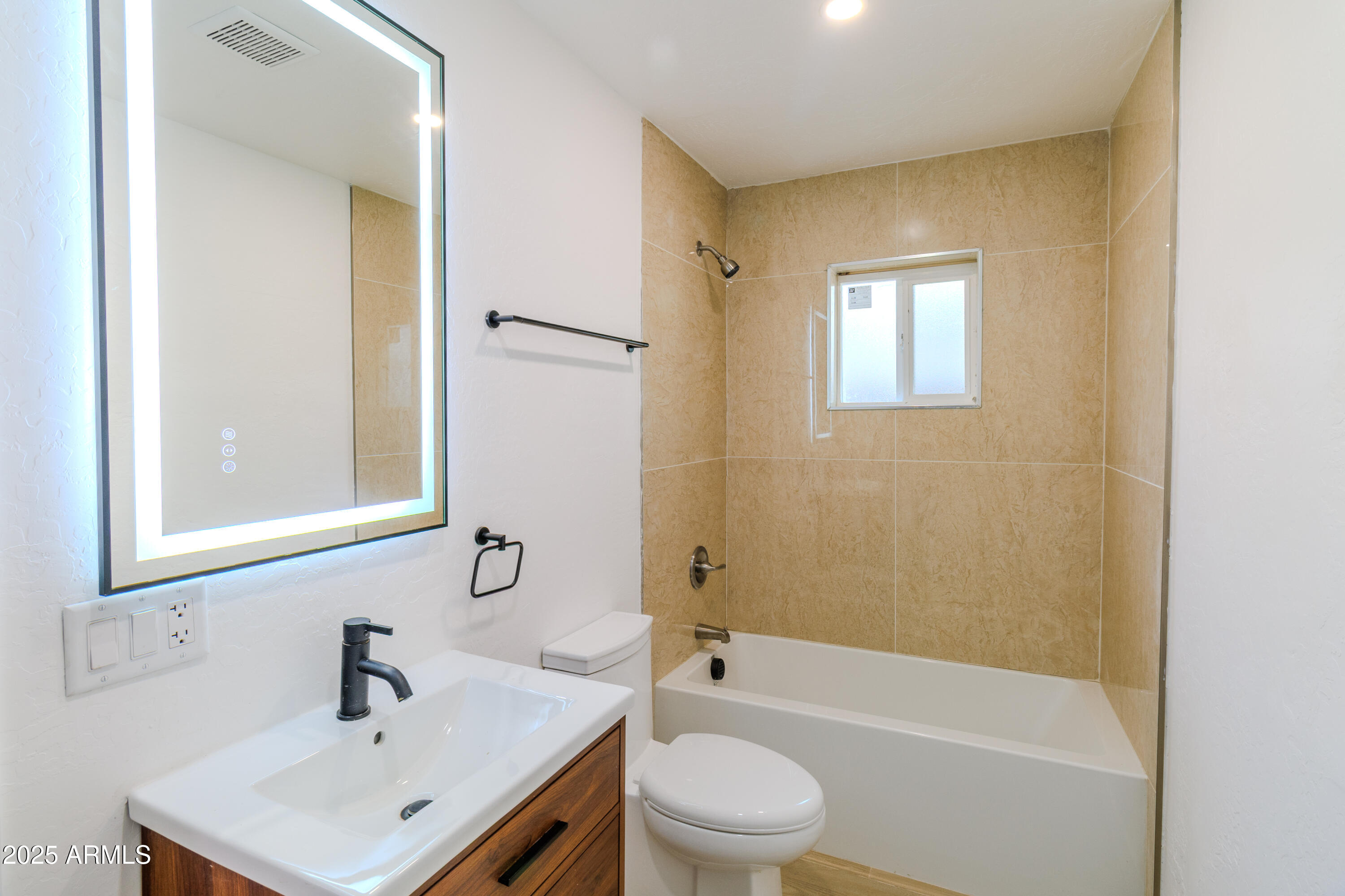 1322 W Roosevelt Street Property Photo 1