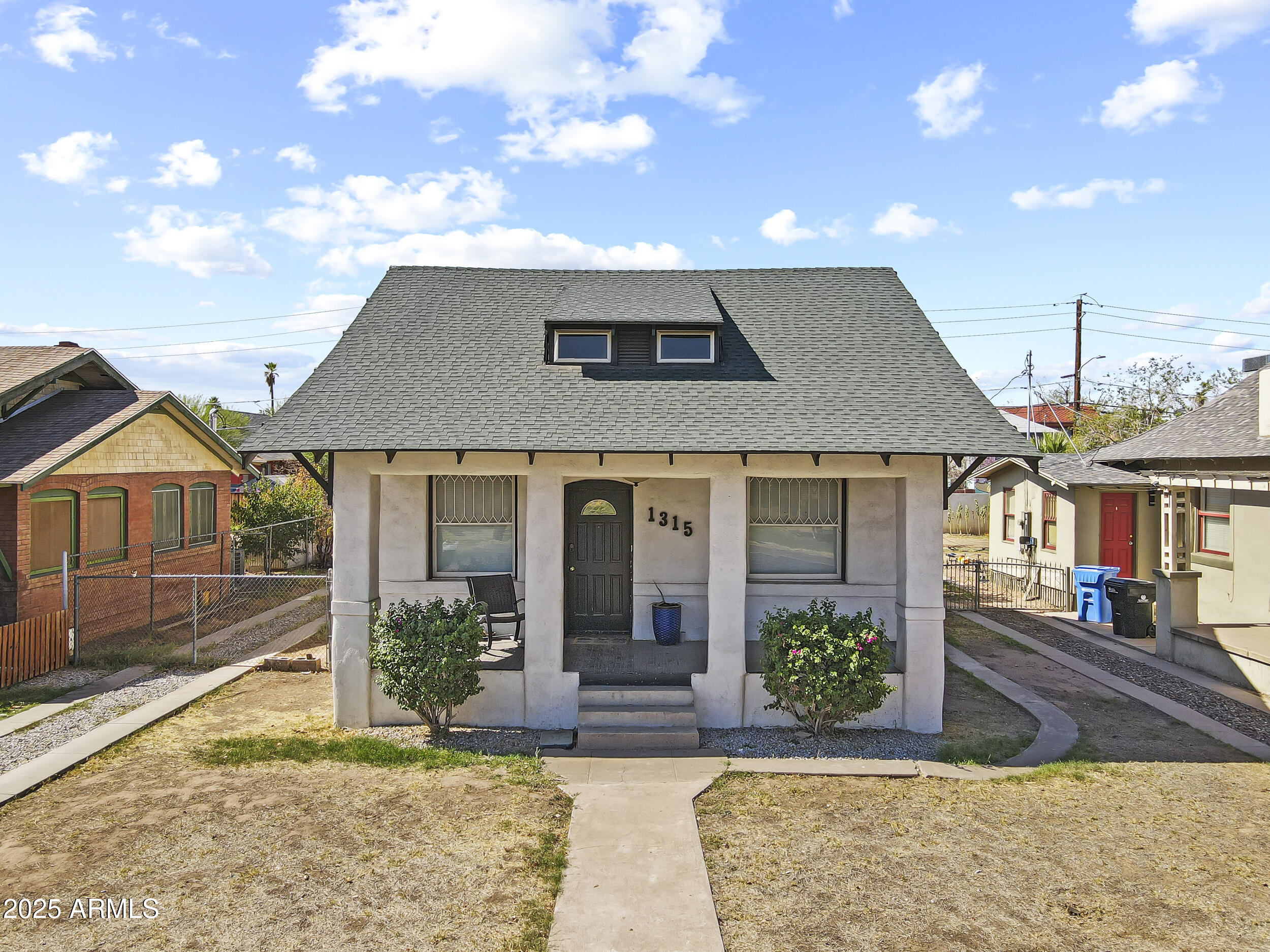 1315 W Woodland Avenue Property Photo 1
