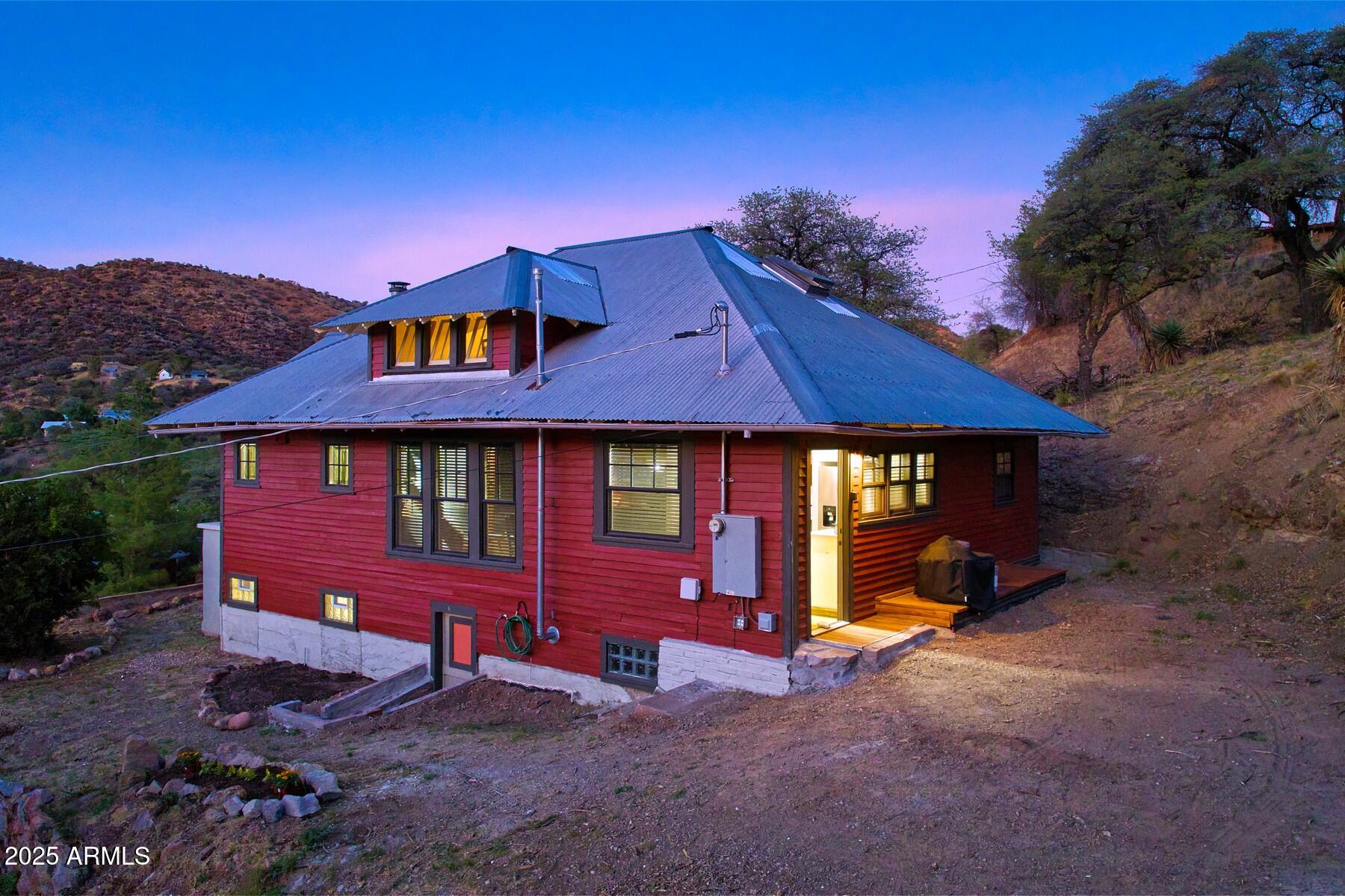 816 Tombstone Canyon Property Photo 1