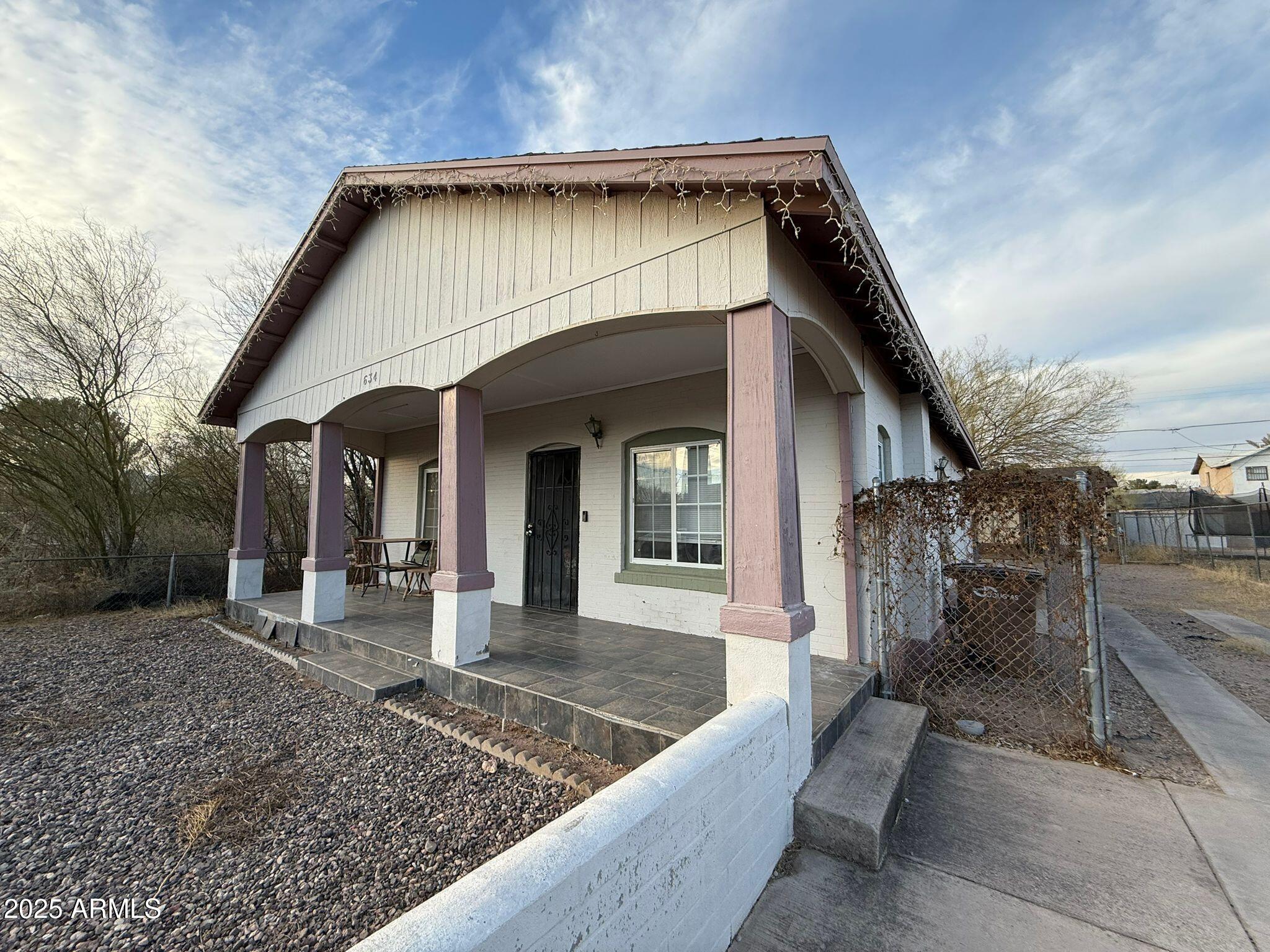 634 E 7th Street Property Photo 1