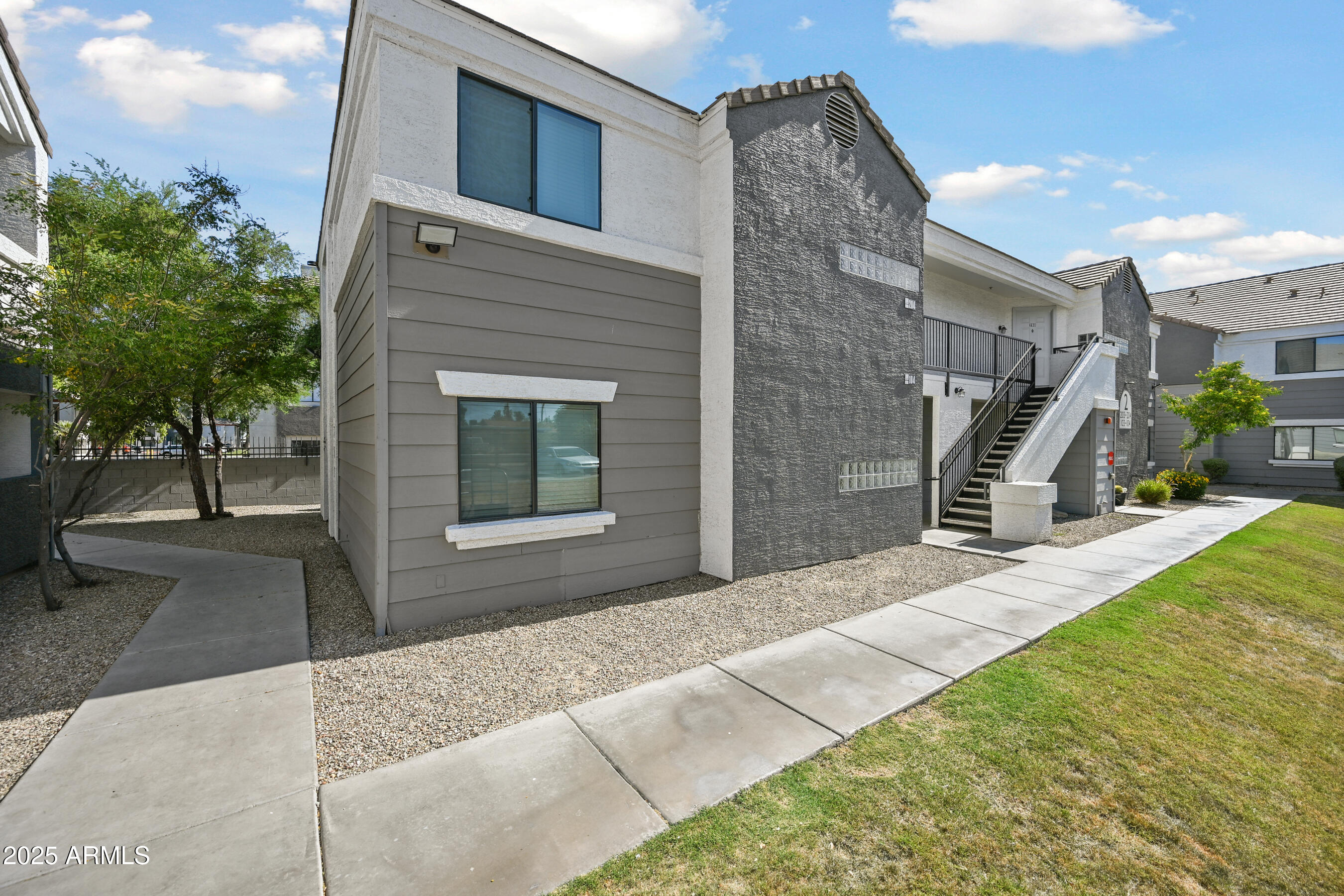 3065 N 67th Avenue Property Photo 1