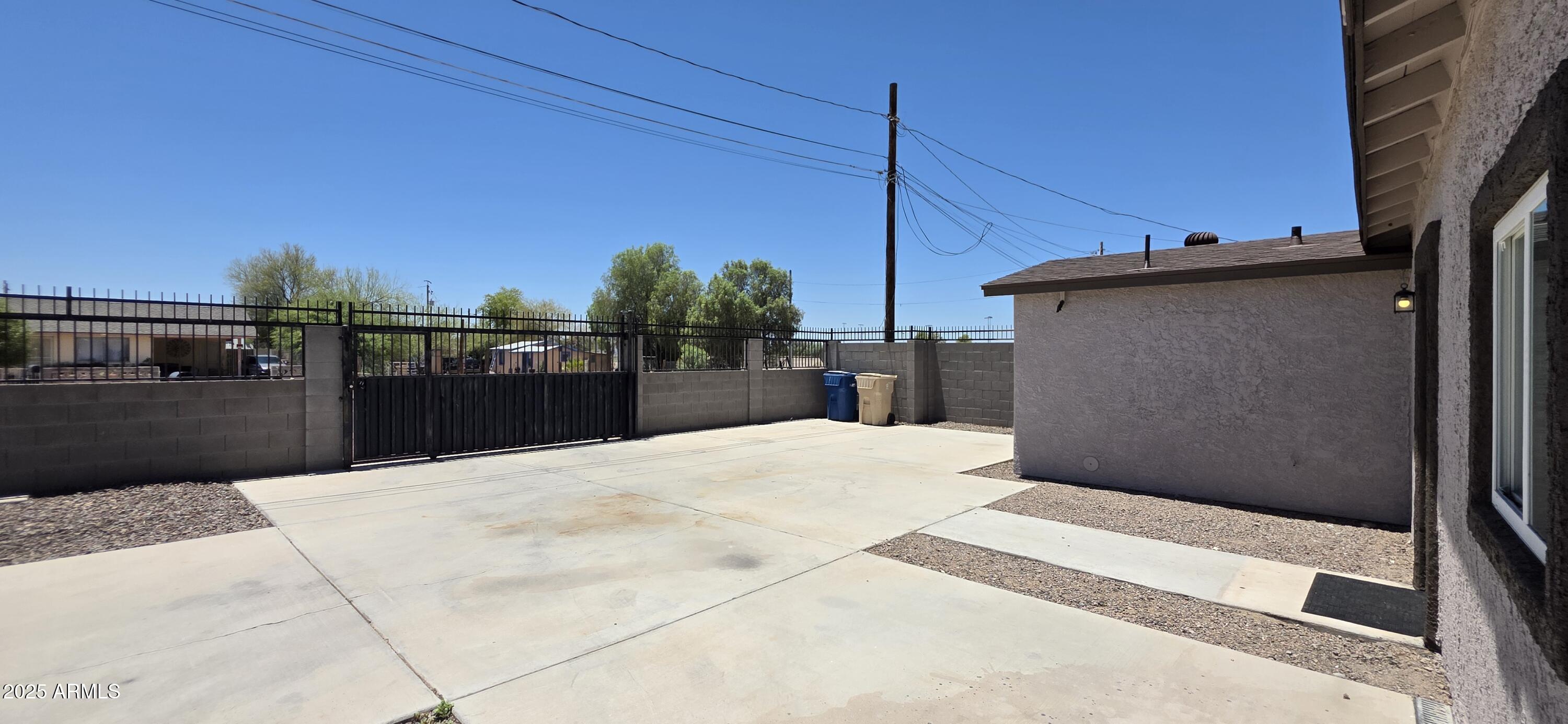 404 E Centre Avenue Property Photo 10