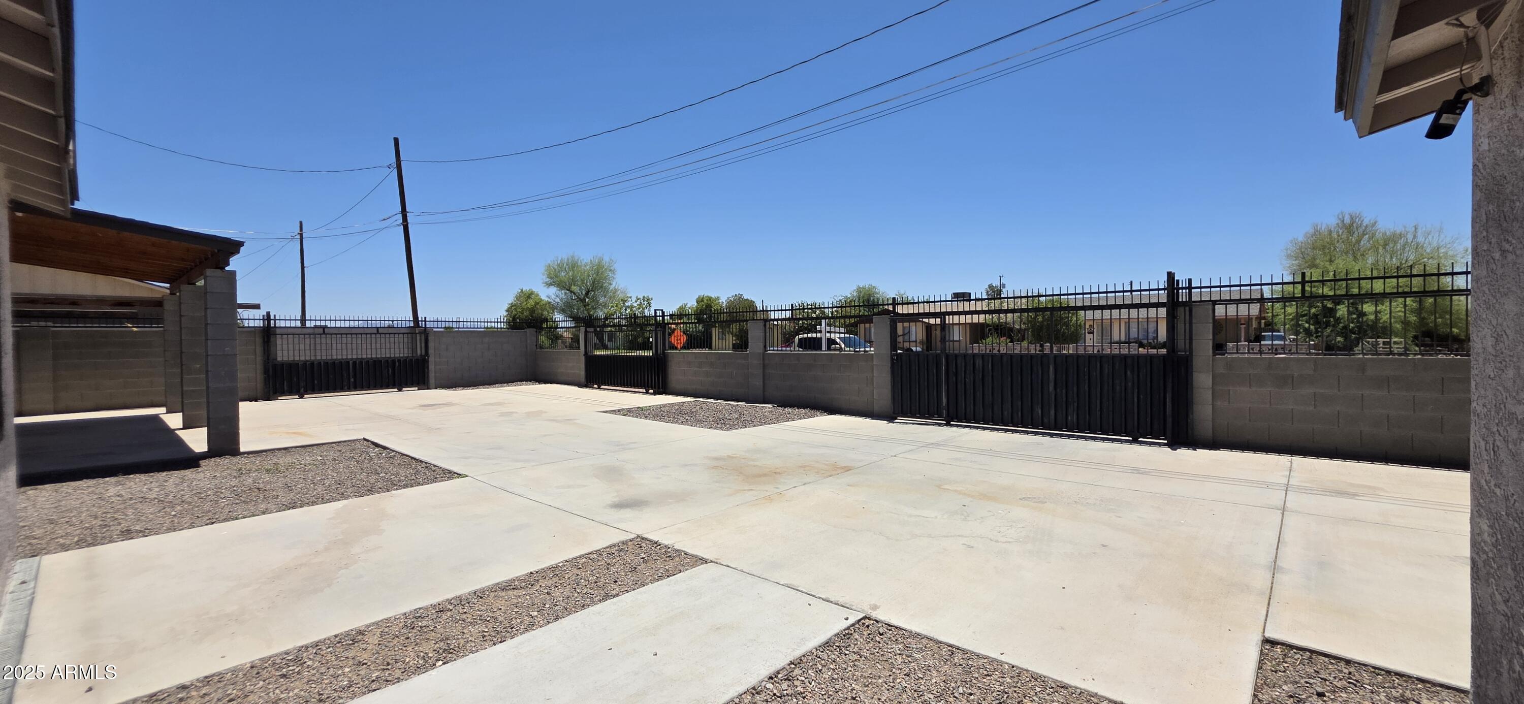 404 E Centre Avenue Property Photo 12