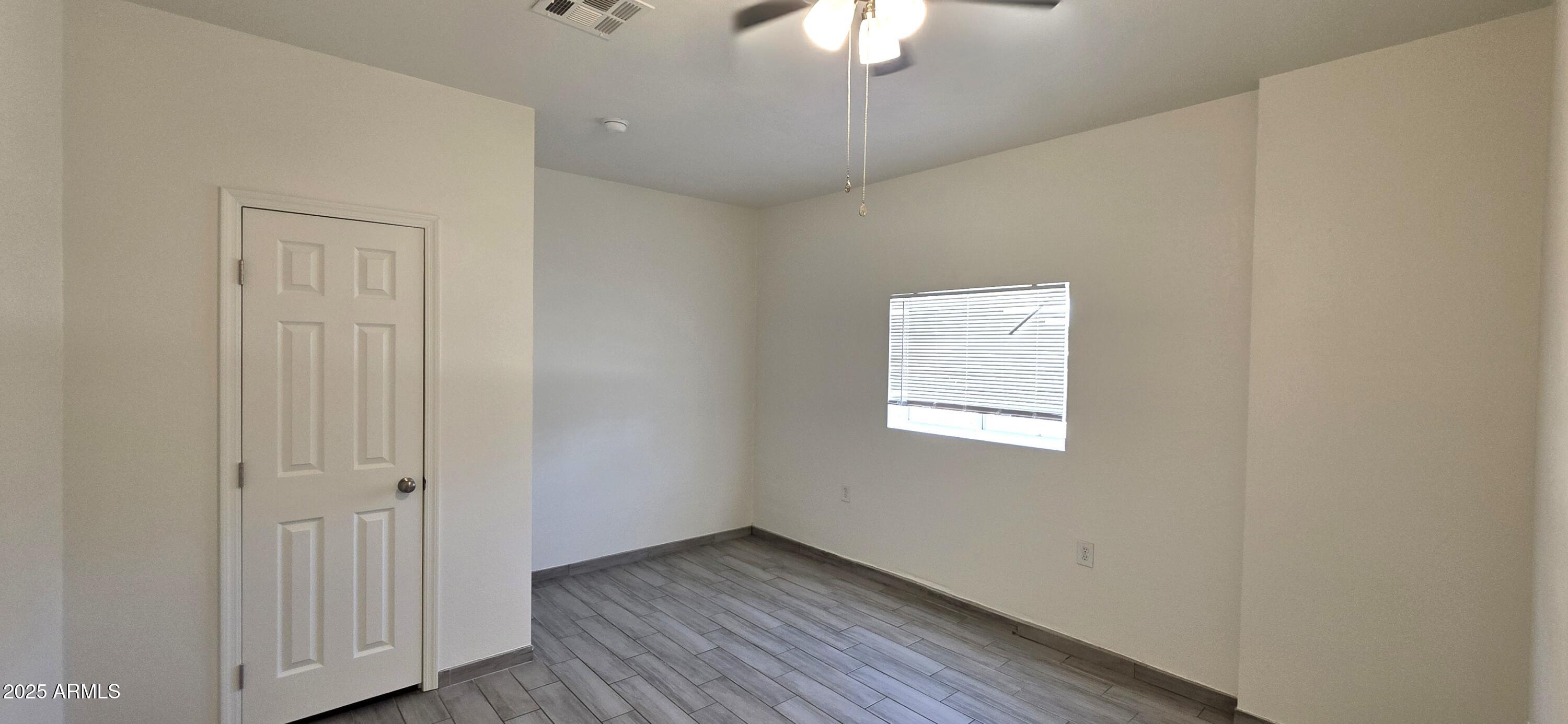 404 E Centre Avenue Property Photo 18