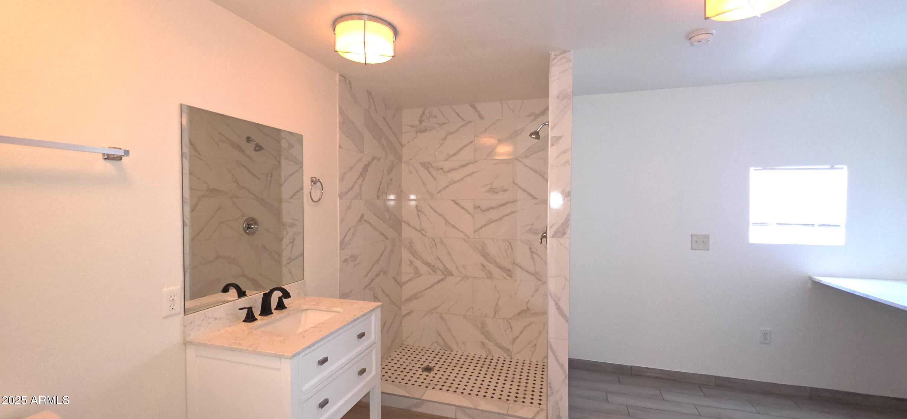 404 E Centre Avenue Property Photo 27