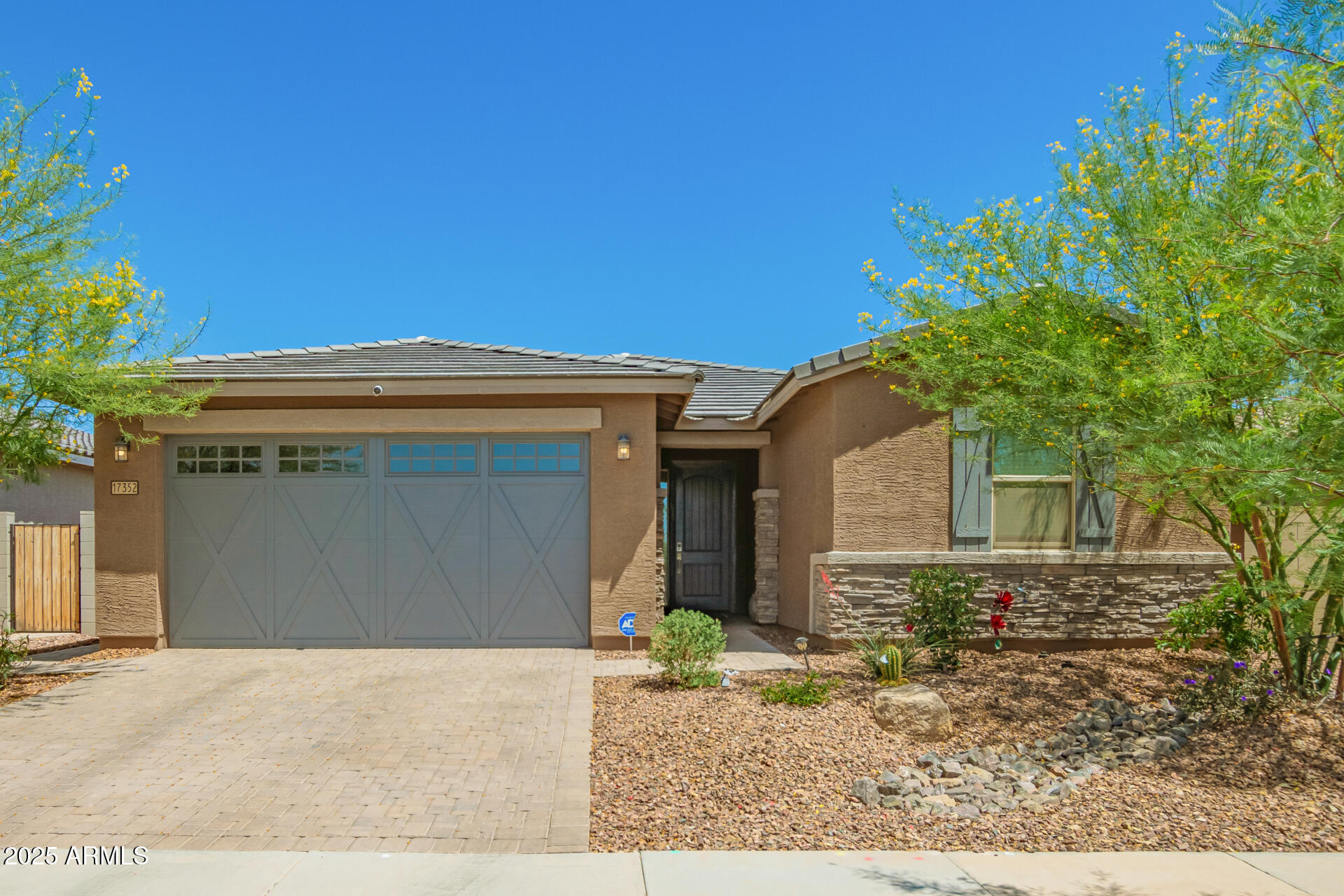 17352 W Red Fox Road Property Photo 1