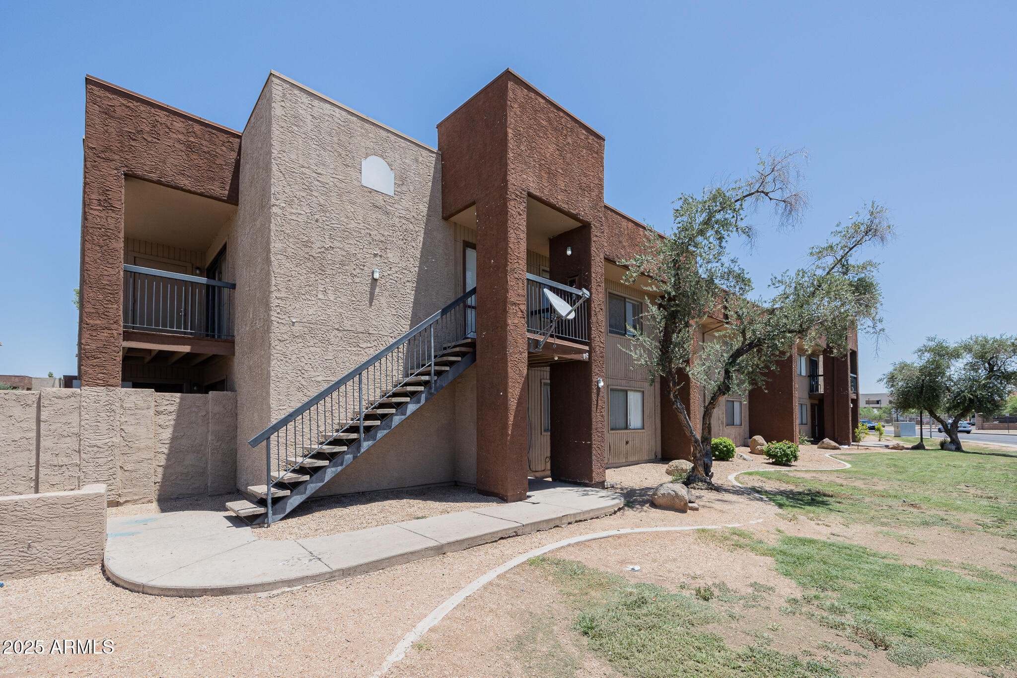 3810 N Maryvale Parkway Property Photo 1