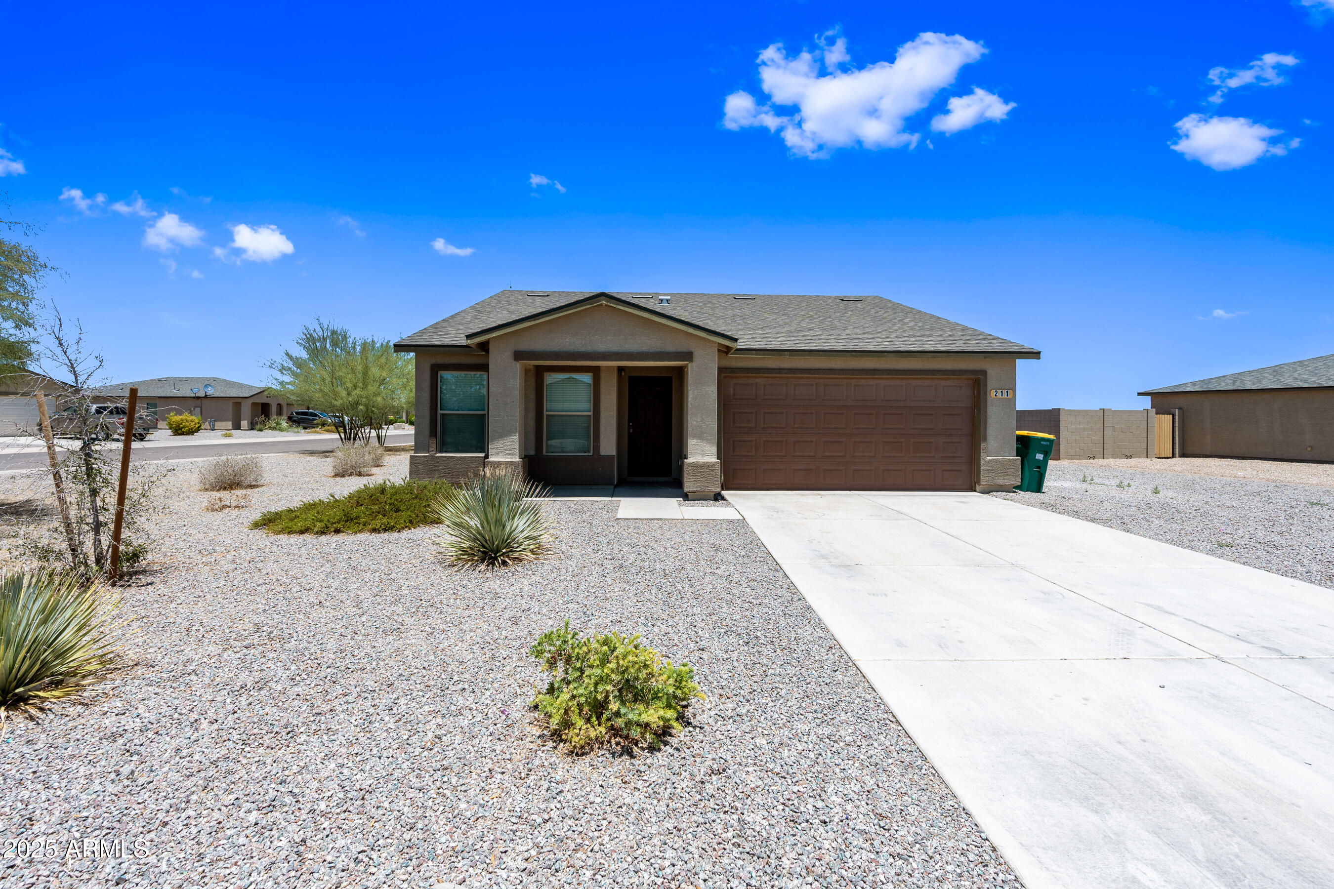 211 S Azteca Drive Property Photo 1