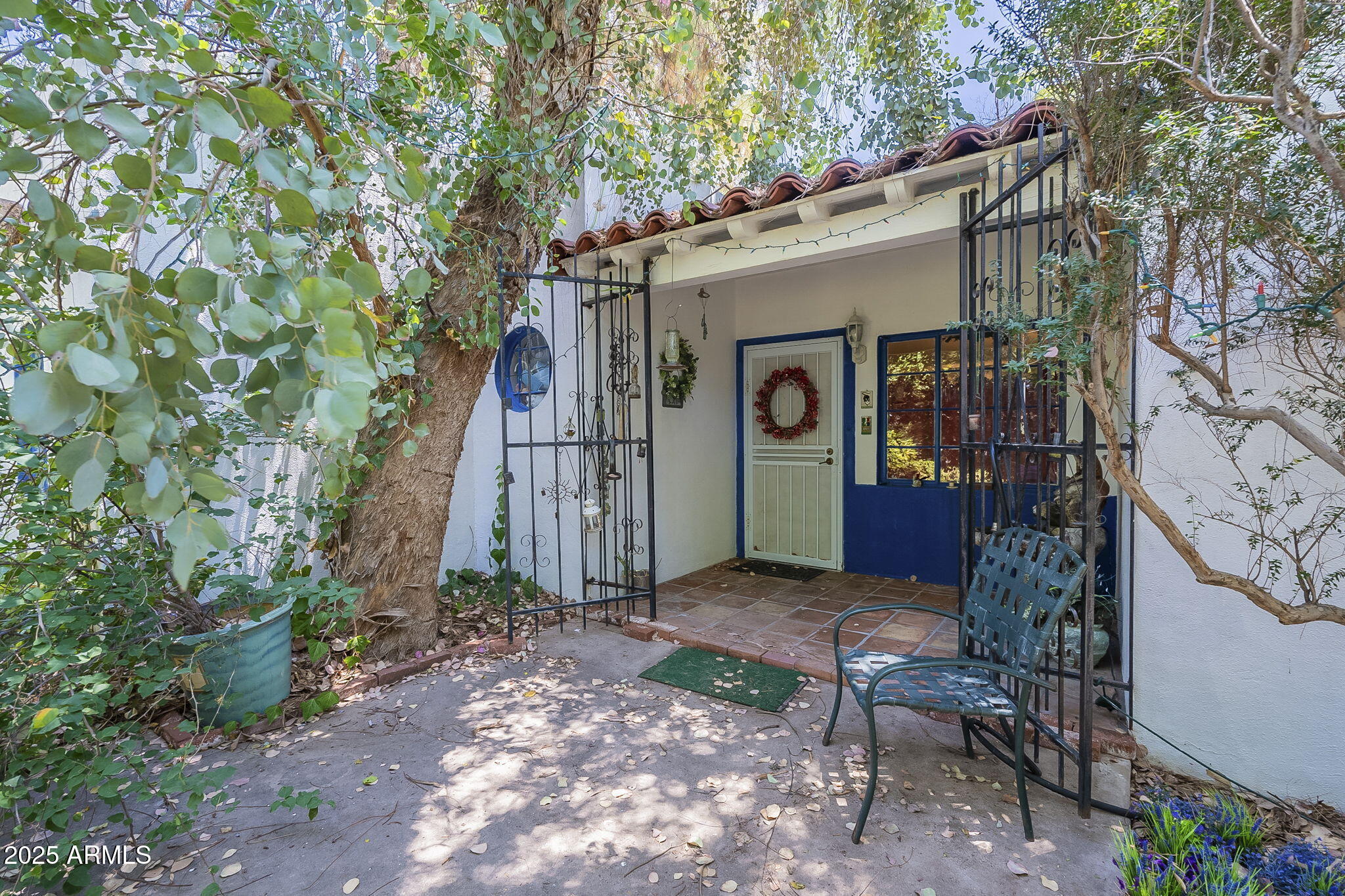 3303 E Clarendon Avenue Property Photo 1