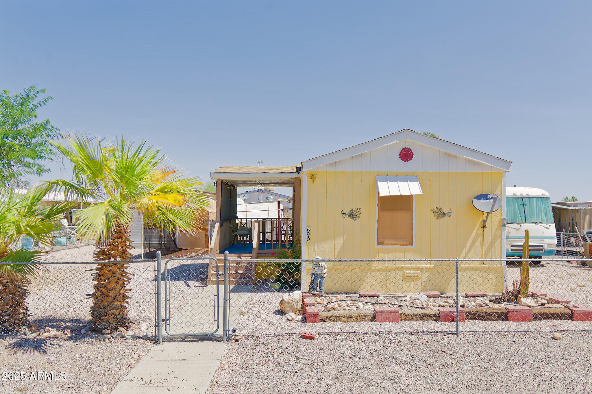 690 W GRANADA Drive