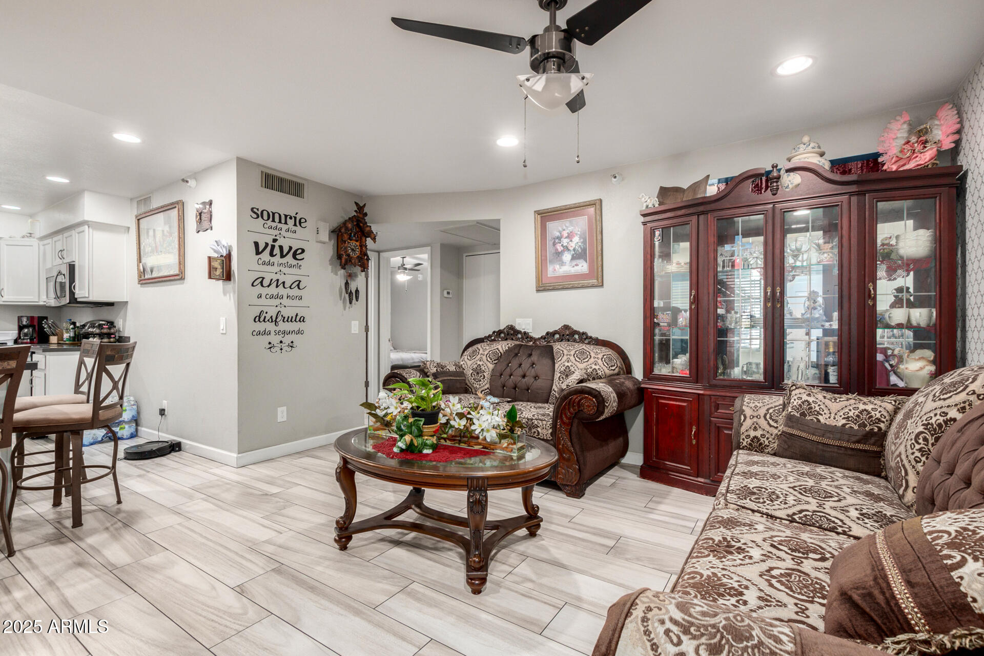 17 E Ruth Avenue Property Photo 1