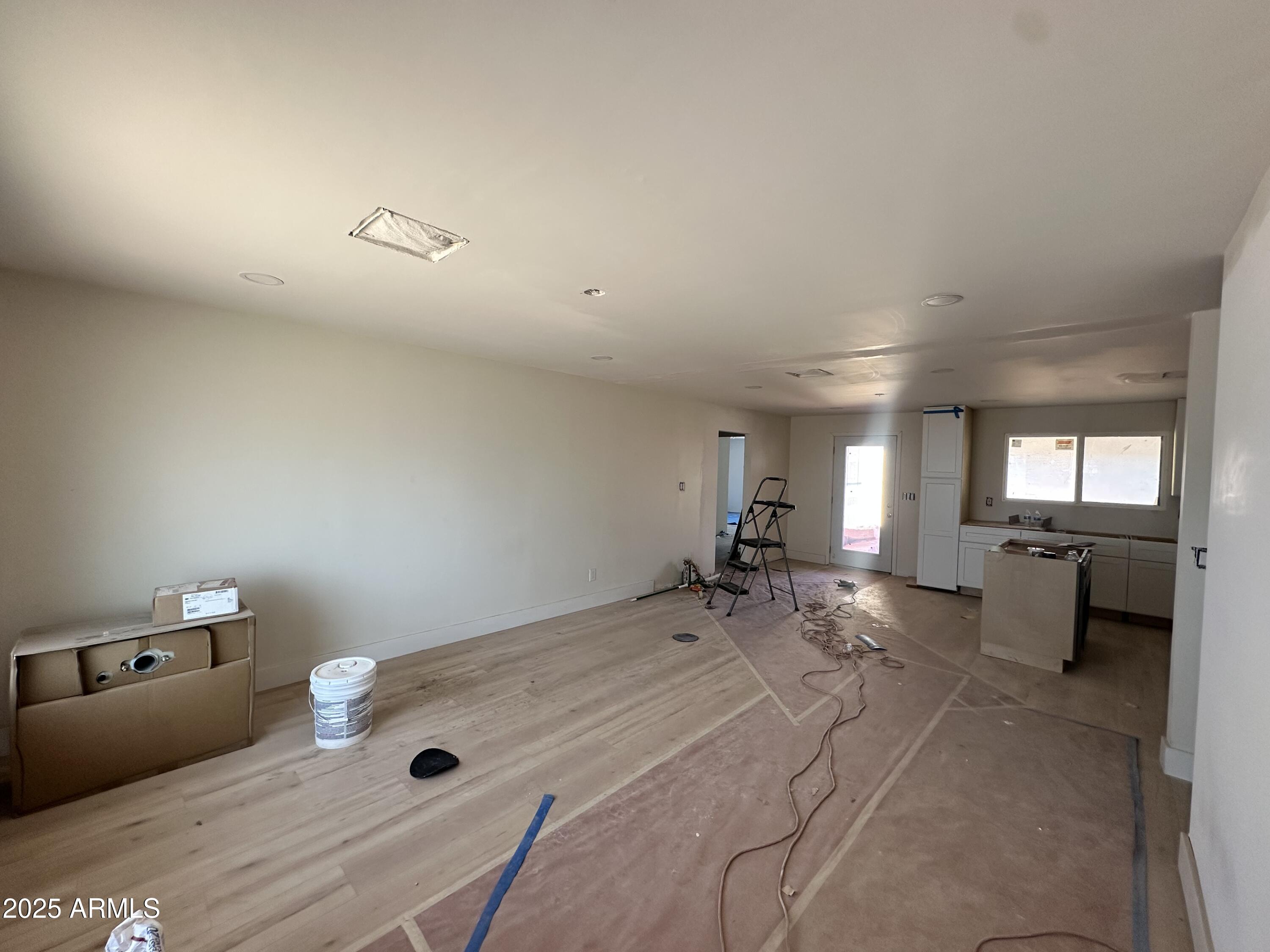 3725 E Karen Drive Property Photo 1