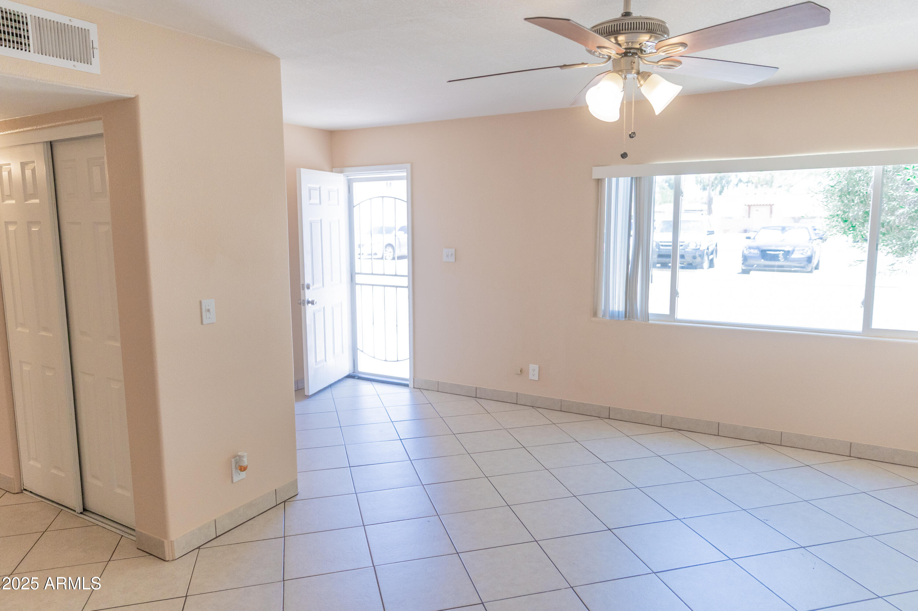 4625 W Thomas Road Property Photo 11
