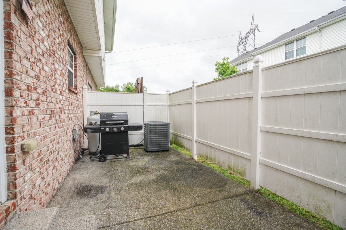 716 Spence Enclave Ln Property Photo 19