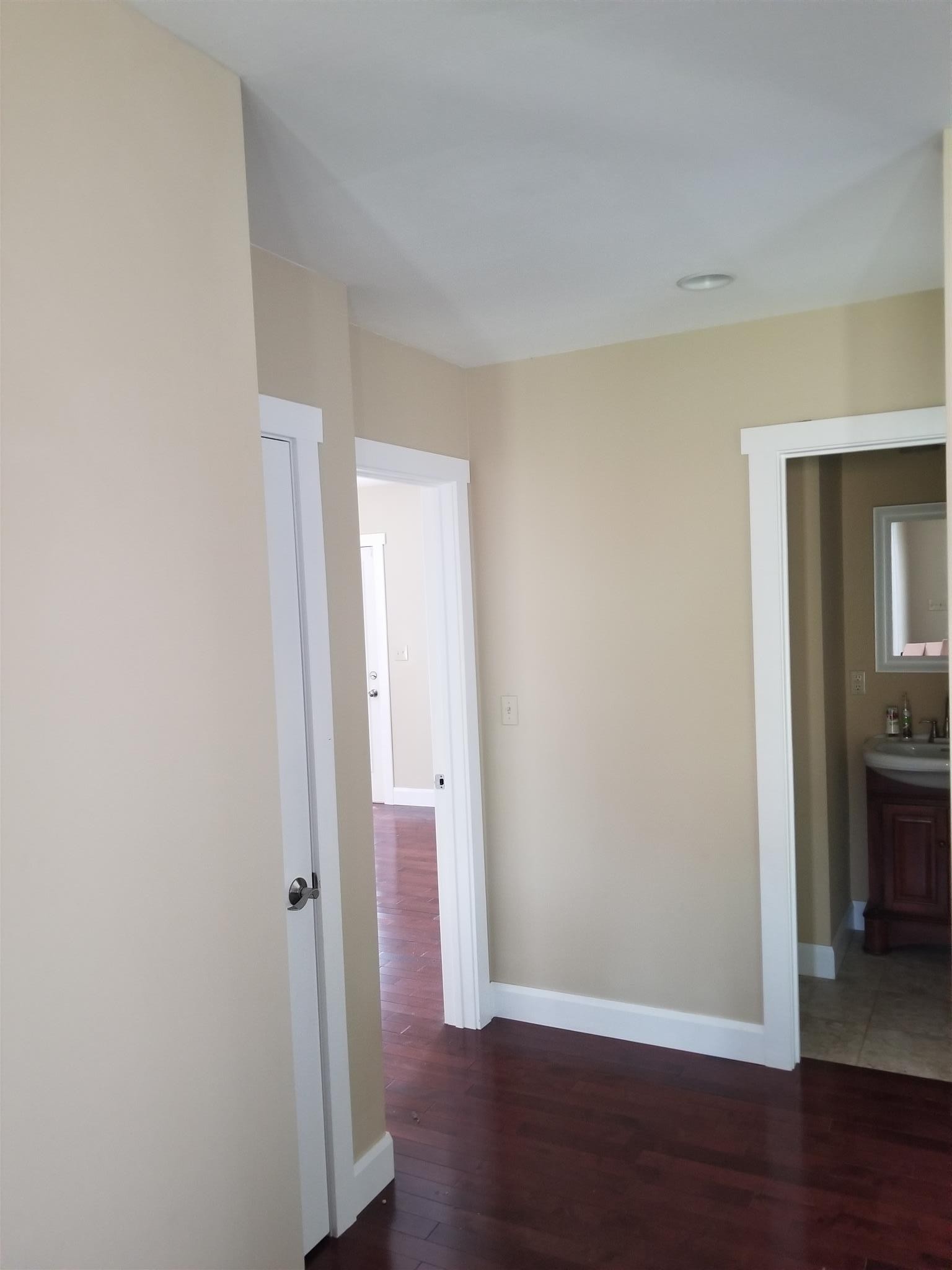 1110 Stratford Ave Property Photo 8