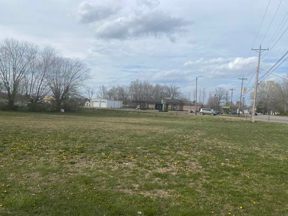 8 S Walnut St Property Photo 4